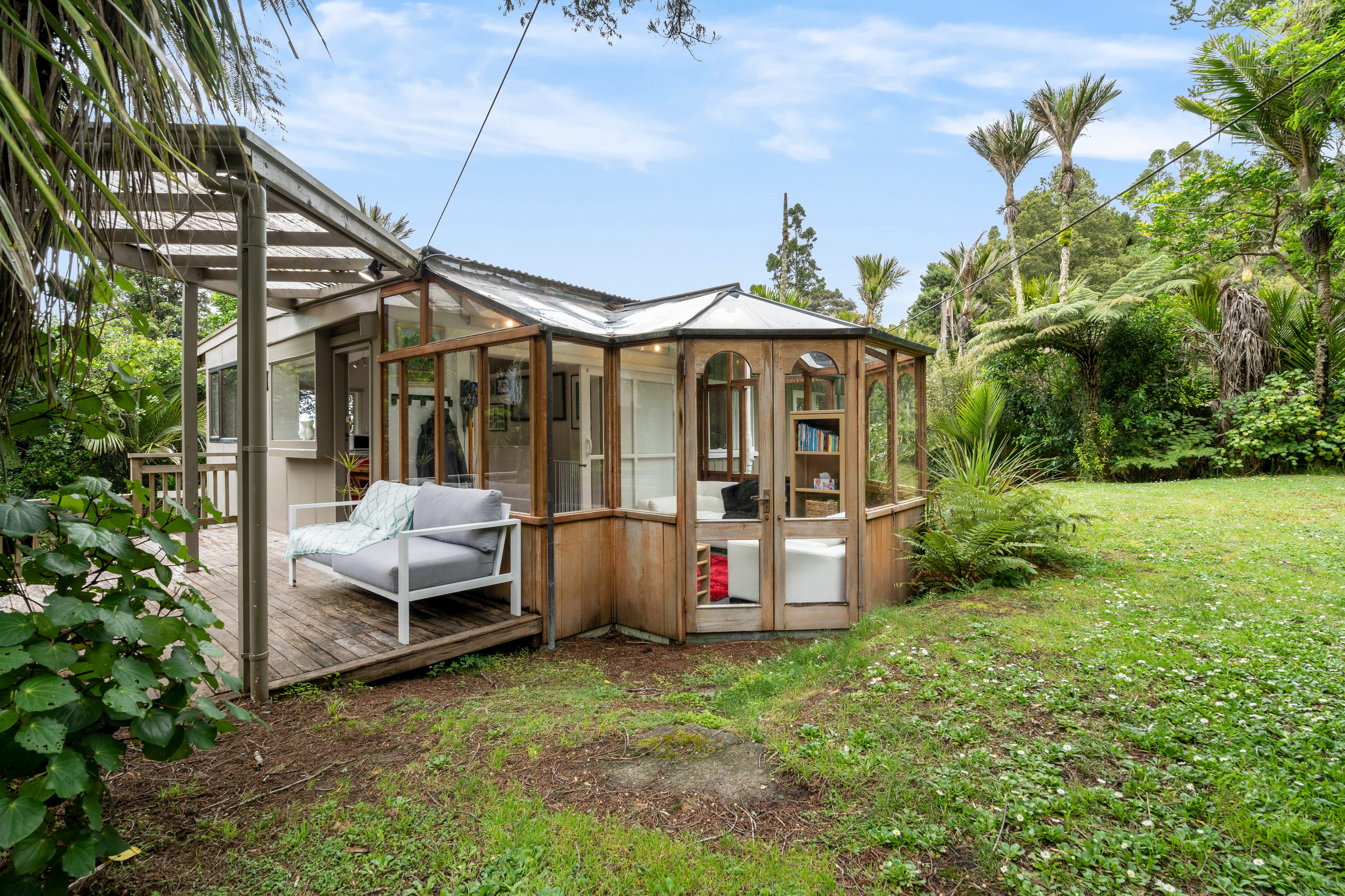 11 Ngaio Road, Titirangi, Waitakere City