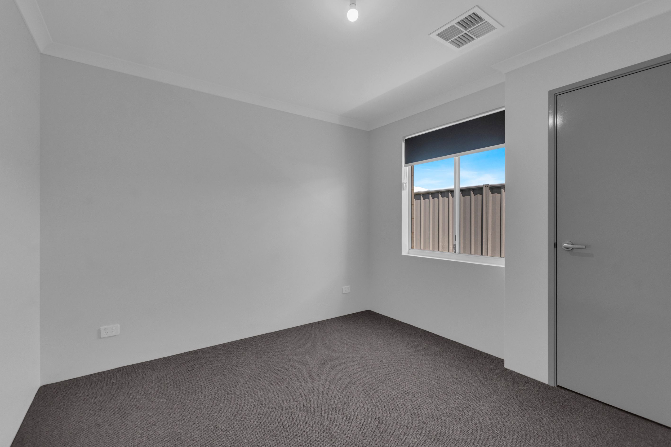 34 Devonport Road — photo 12 of 16