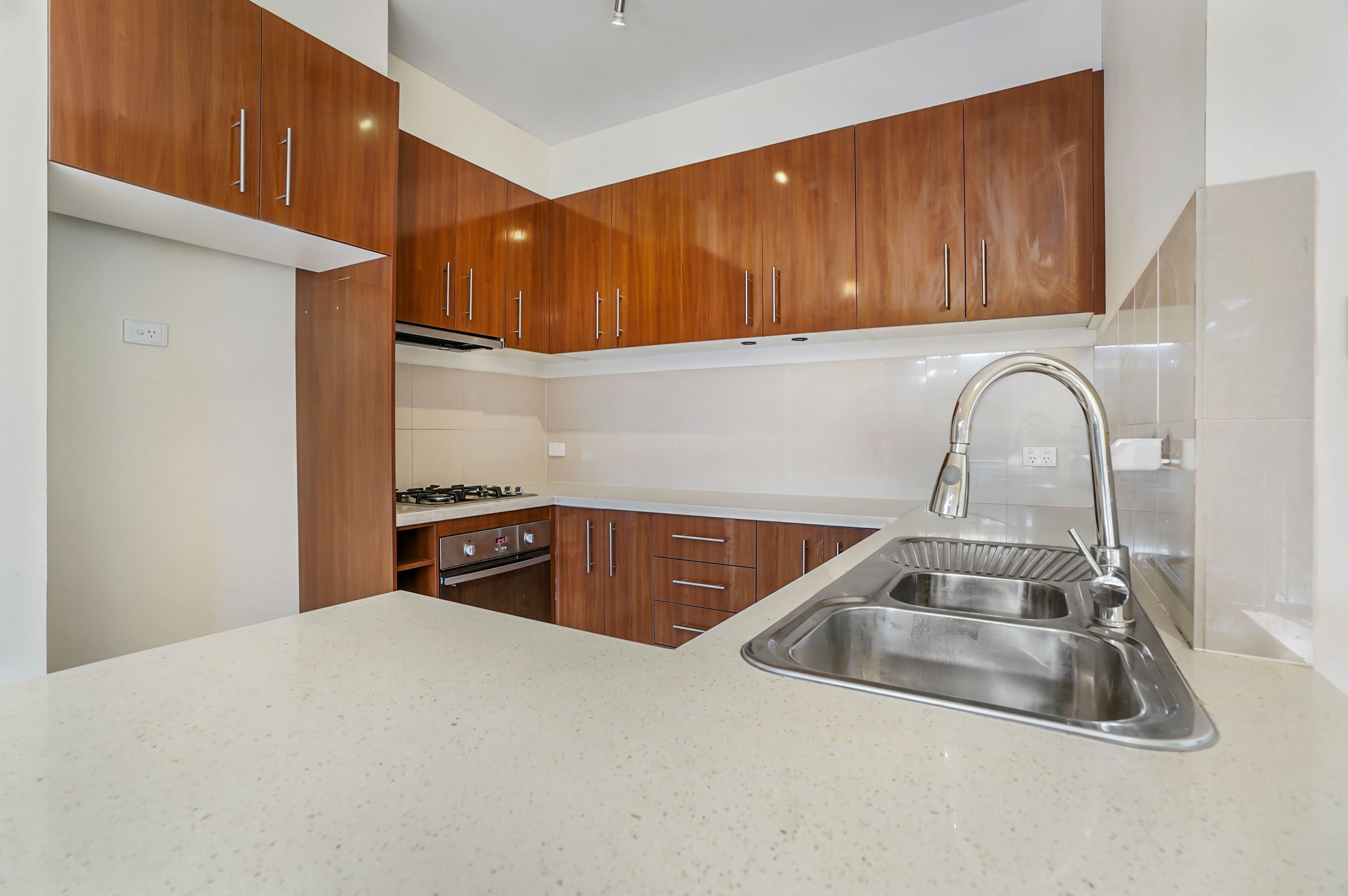 6/699-701 Heatherton Road, Clayton South, VIC 3169