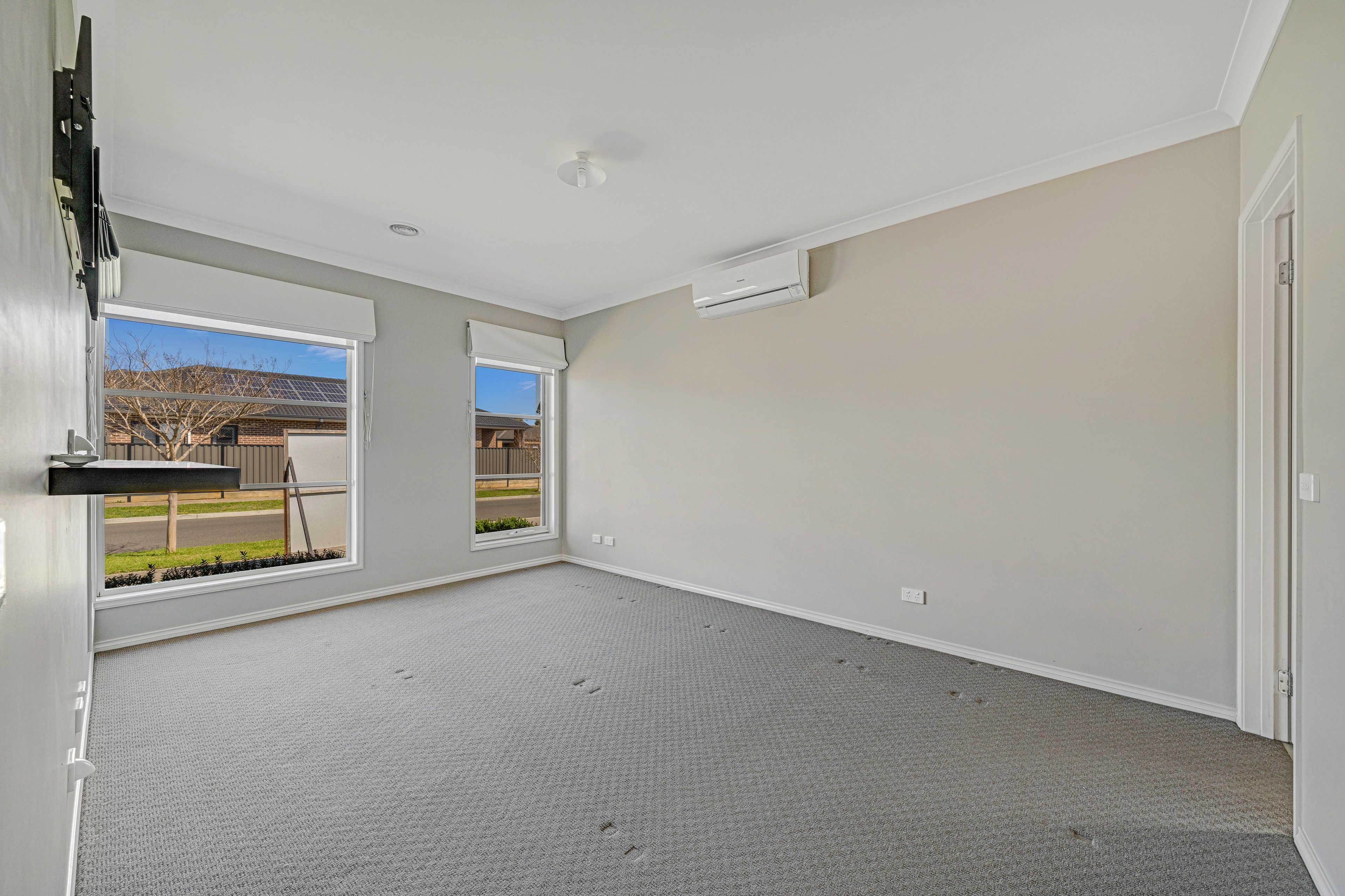 7 Hanoverian Street, Clyde North, VIC 3978