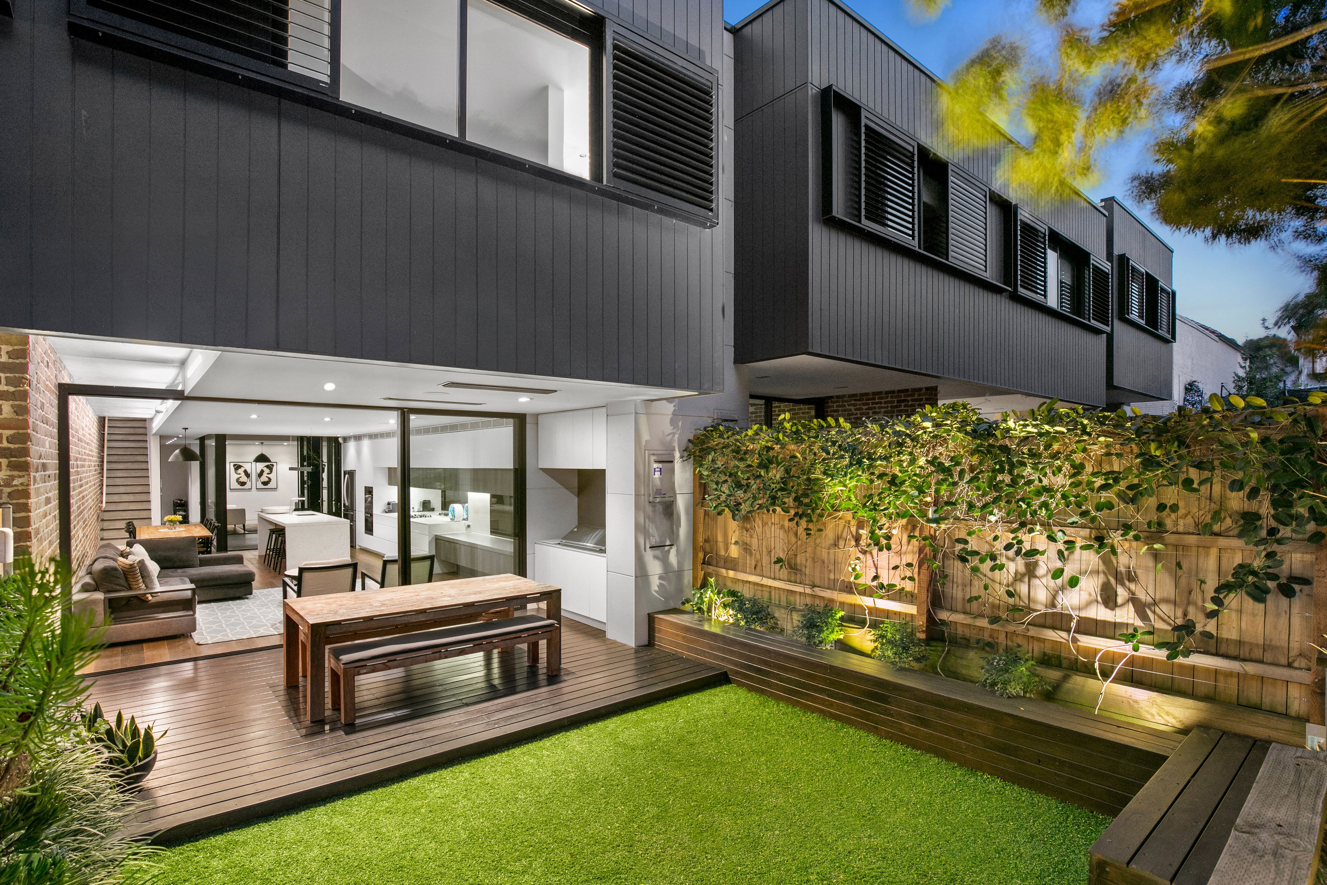 8 Holmesdale Street