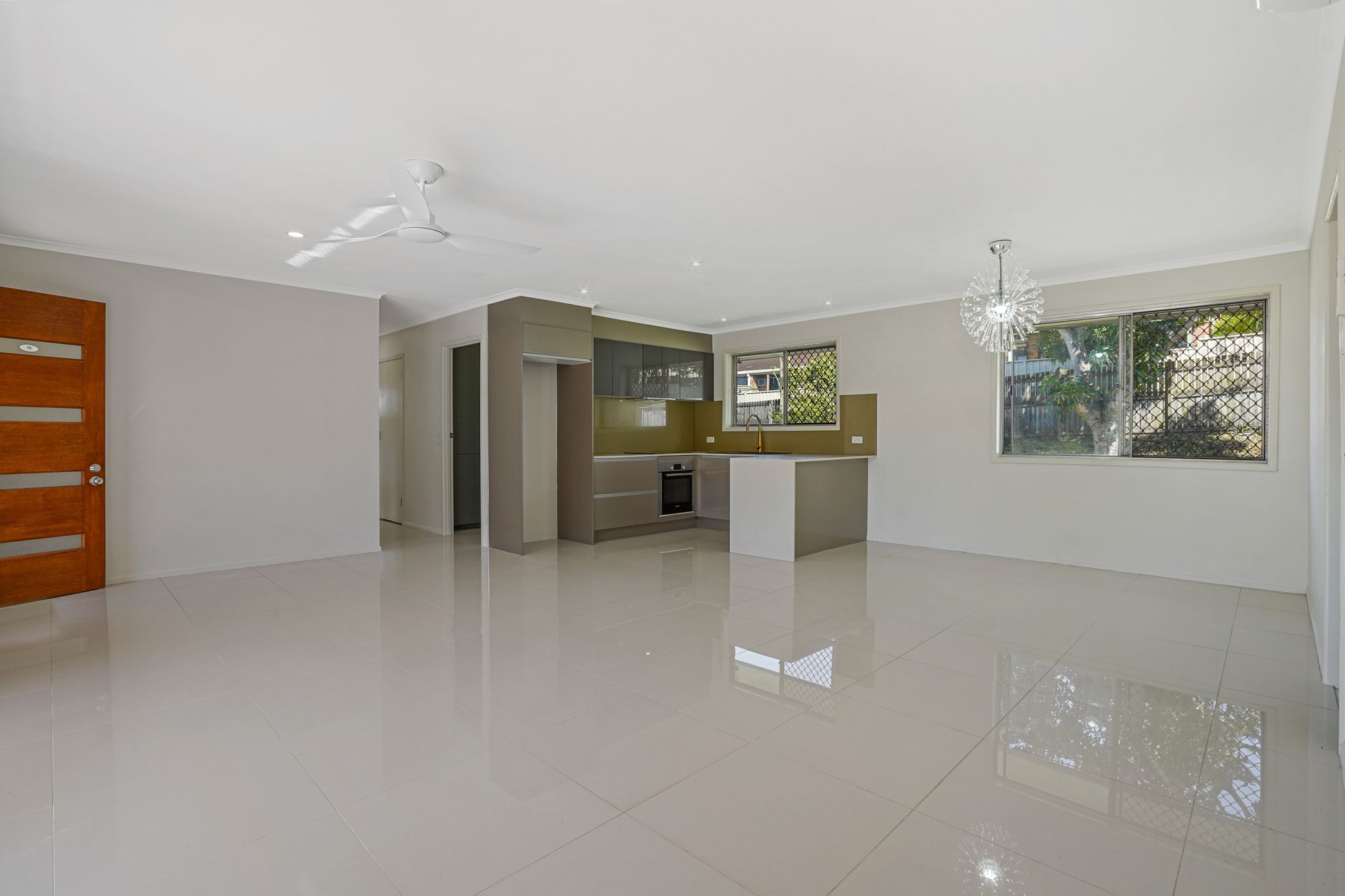 42 Narrawong Street — photo 3 of 10