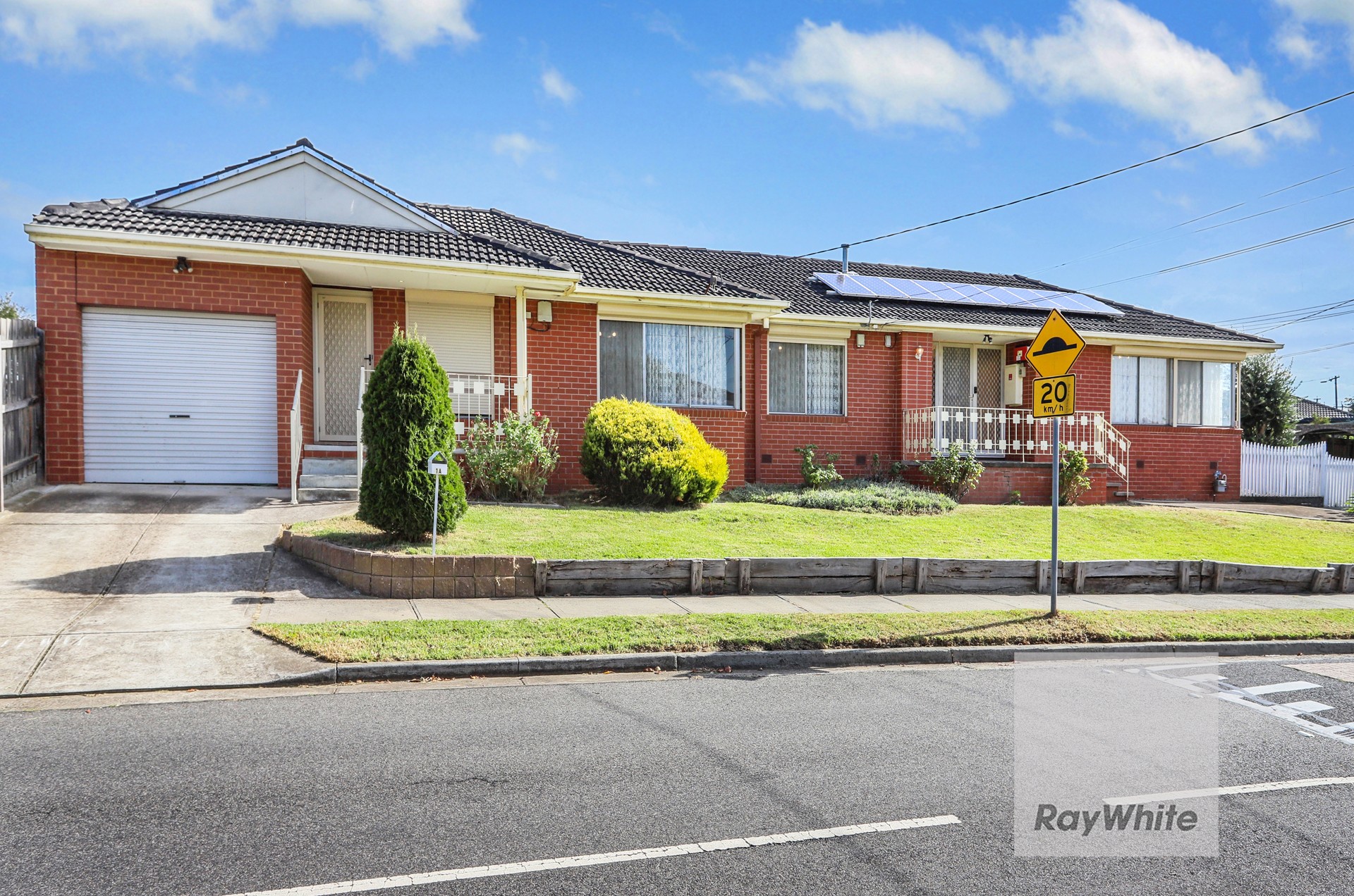 1 Booth Court, Gladstone Park, VIC 3043