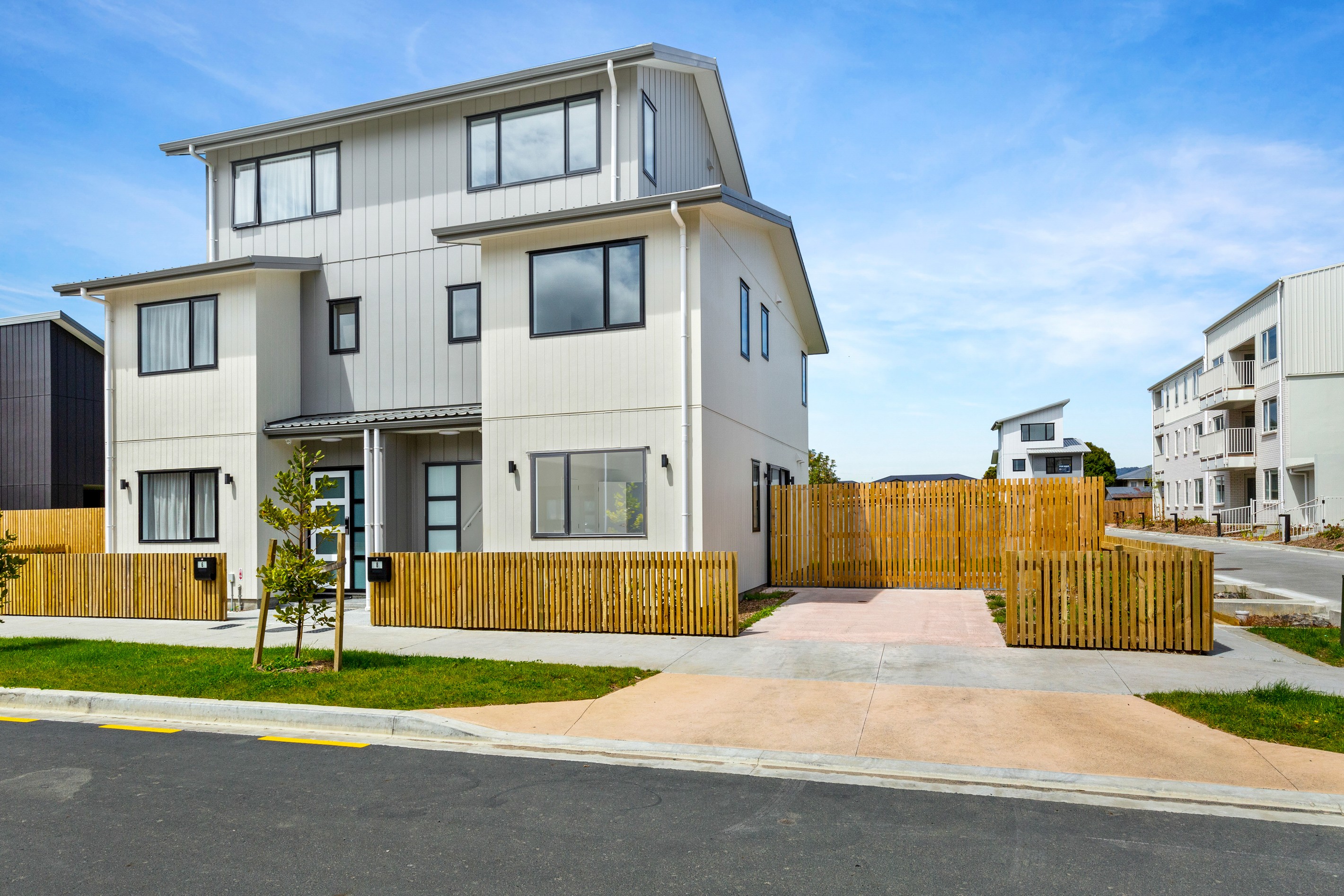 8 Eileen Newey Place, Henderson, Waitakere City