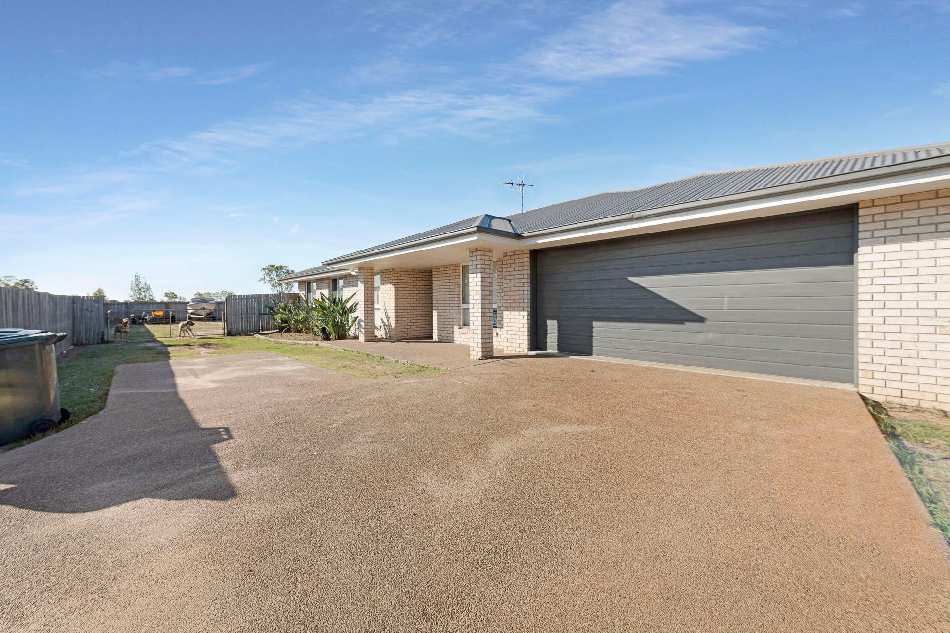 52 Neville Drive, Branyan, QLD 4670
