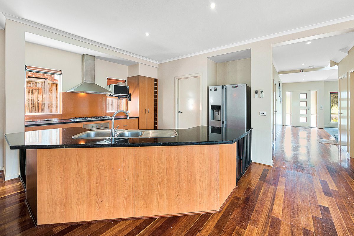 1 Cresta Court, Berwick, VIC 3806