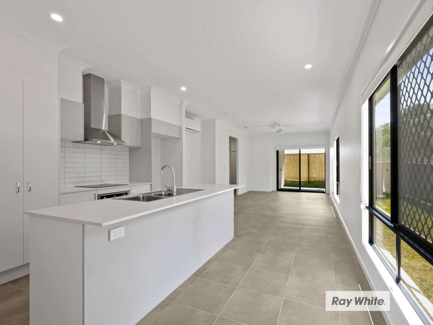 8 Hana Street, Park Ridge, QLD 4125