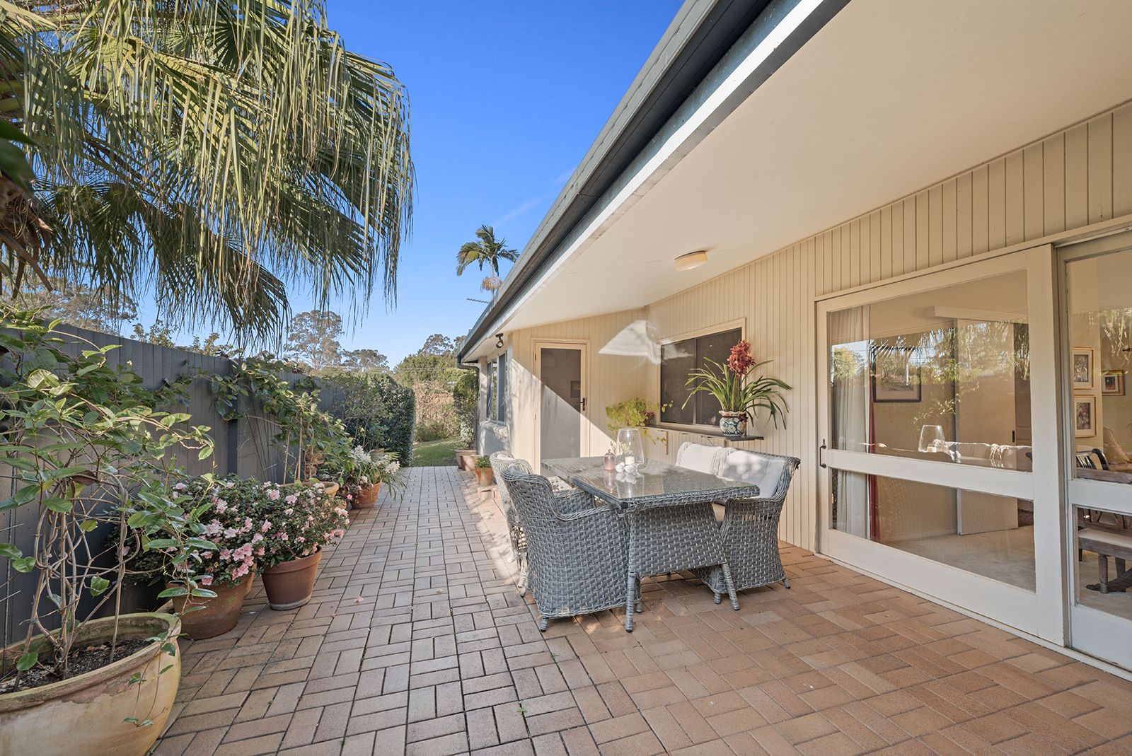 2 Roxburgh Street, Kenmore, QLD 4069 - Sold House - Ray White MetroWest ...