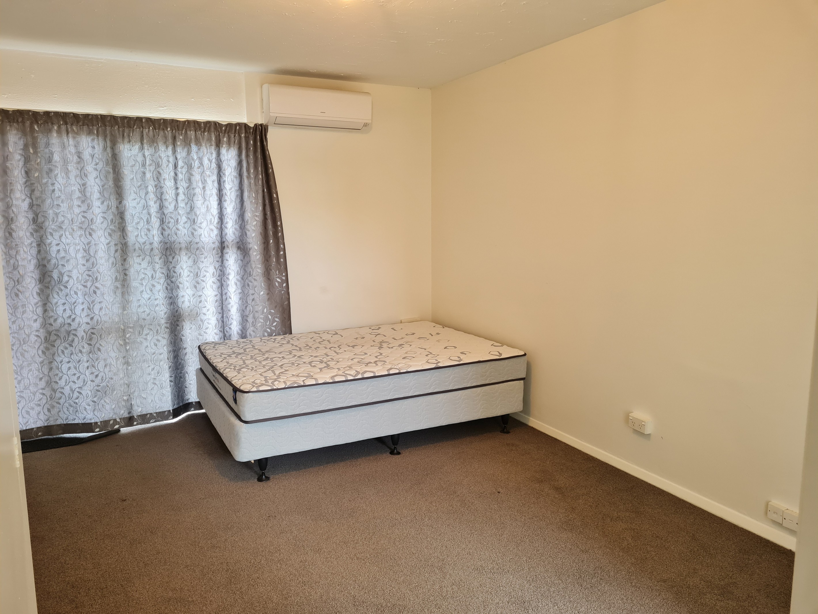 2/296 Armagh Street -Whiteware Included, City East,