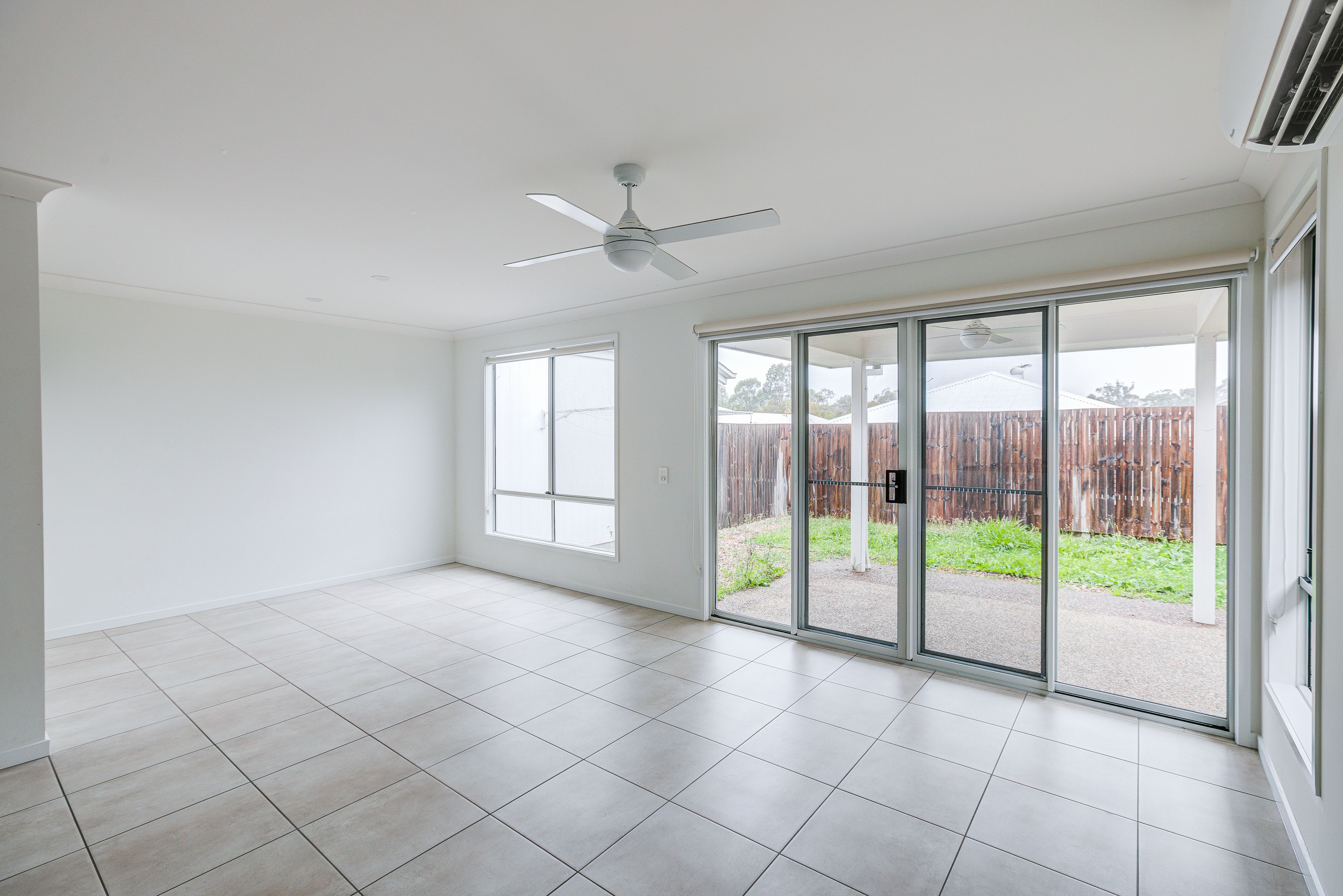 1/9 Gem Circuit, Park Ridge, QLD 4125