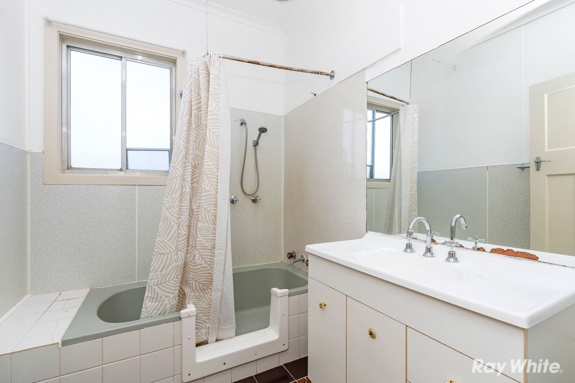 44 Park Lane — photo 4 of 15