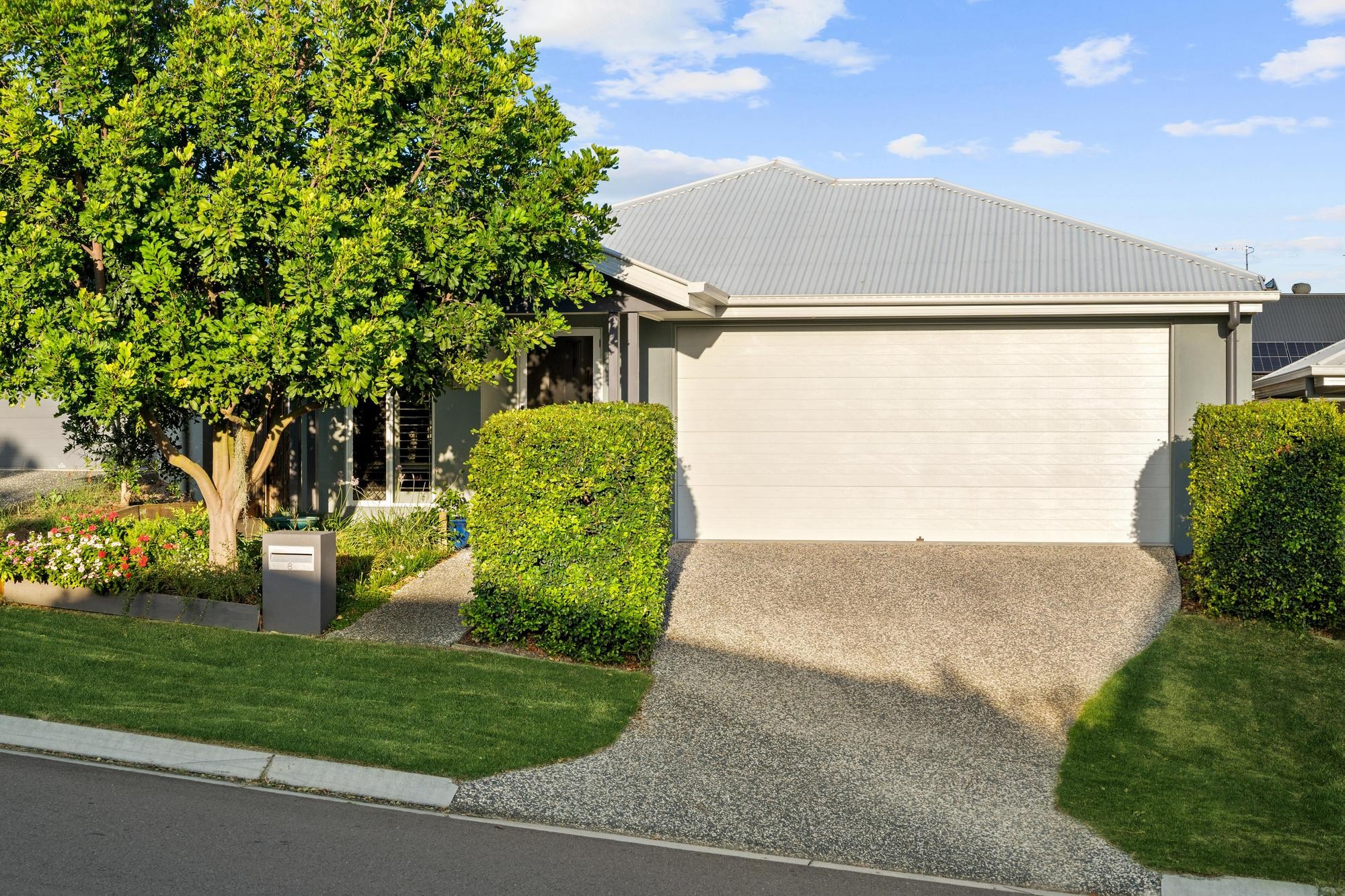 8 Nerang Road, South Ripley, QLD 4306