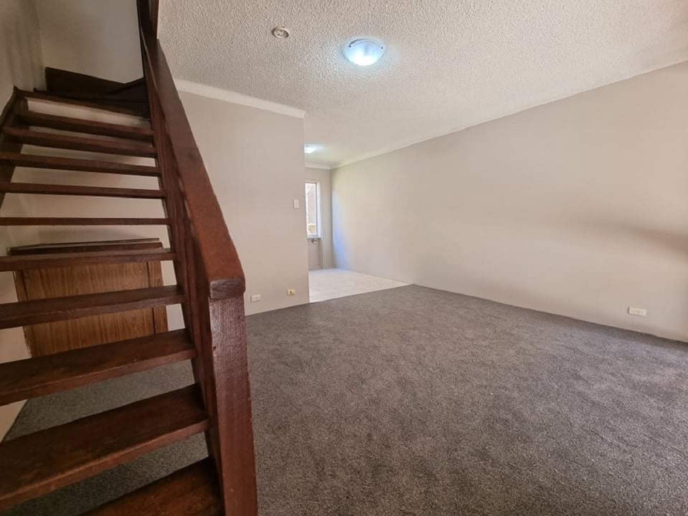 7/11 Warby Street, Campbelltown, NSW 2560