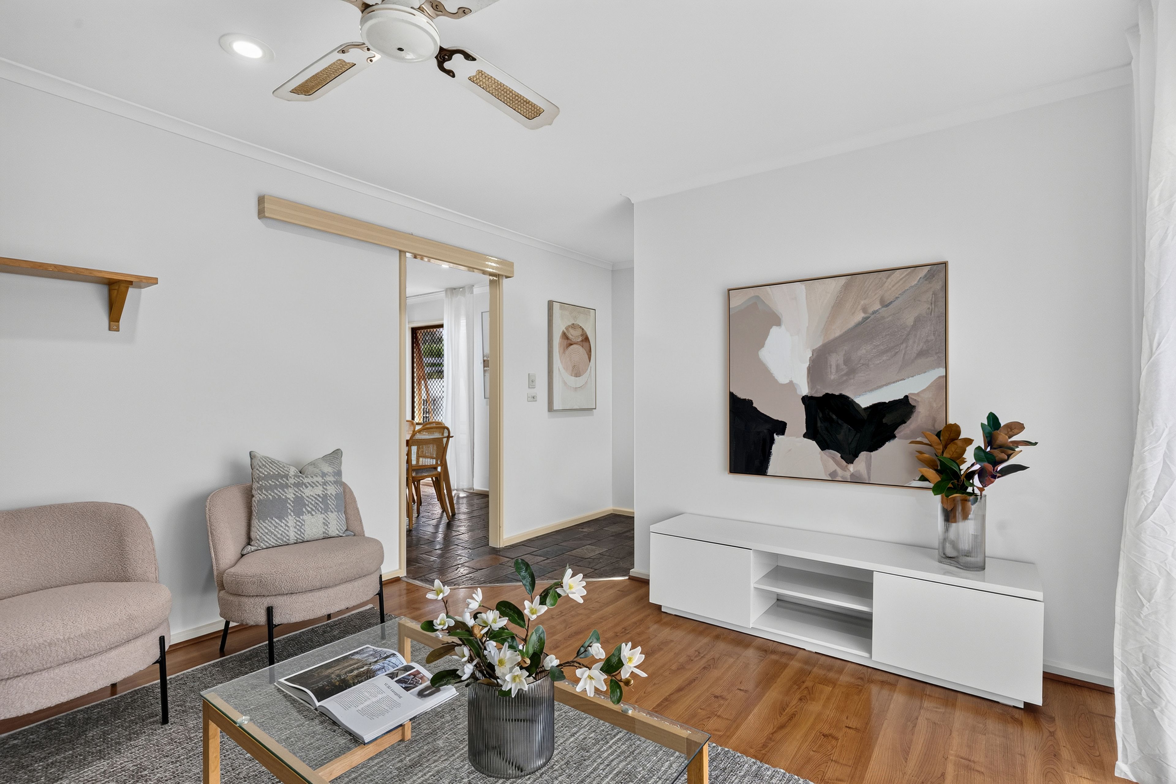 27 Torrens Crescent — photo 7 of 16