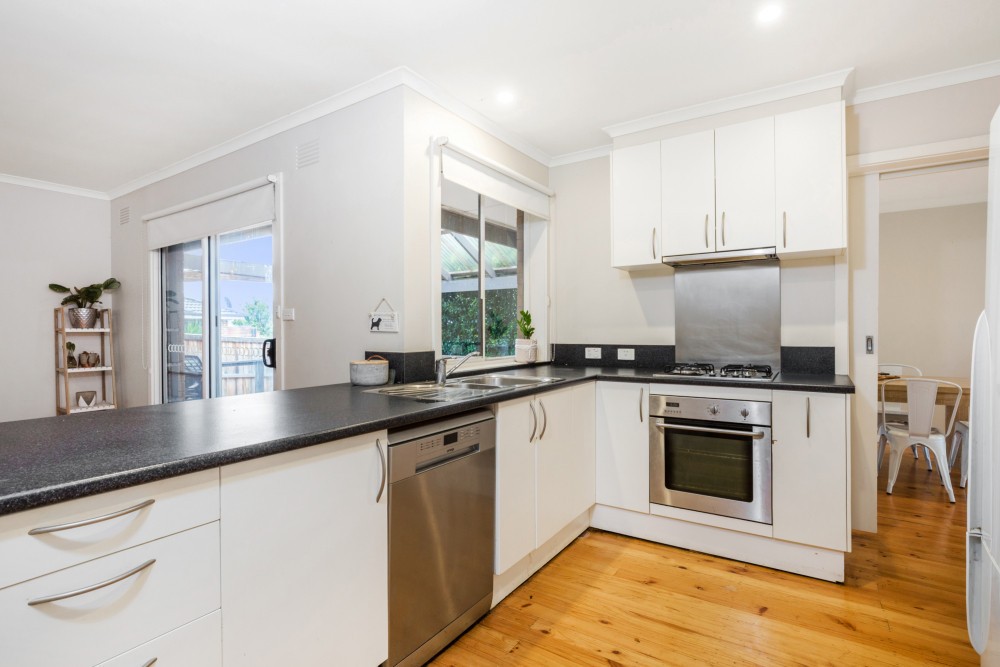 8 Treetop Drive, Kilsyth, VIC 3137