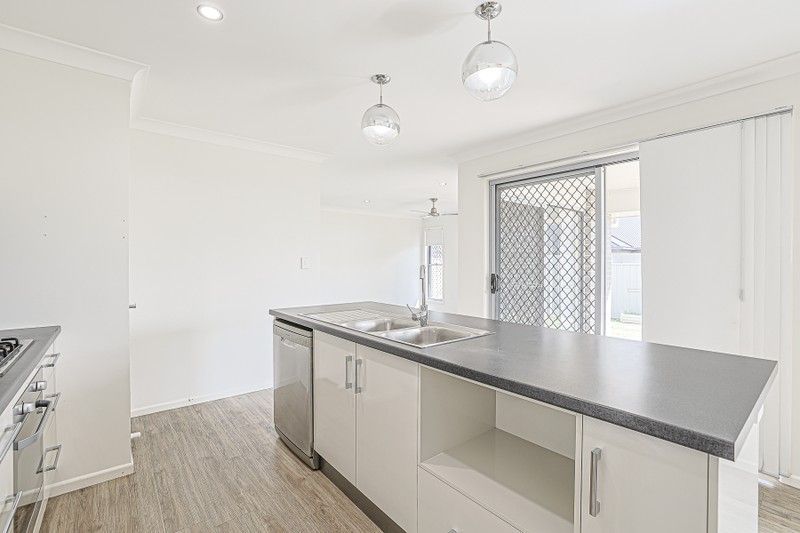4 Caulfield Place — photo 4 of 14