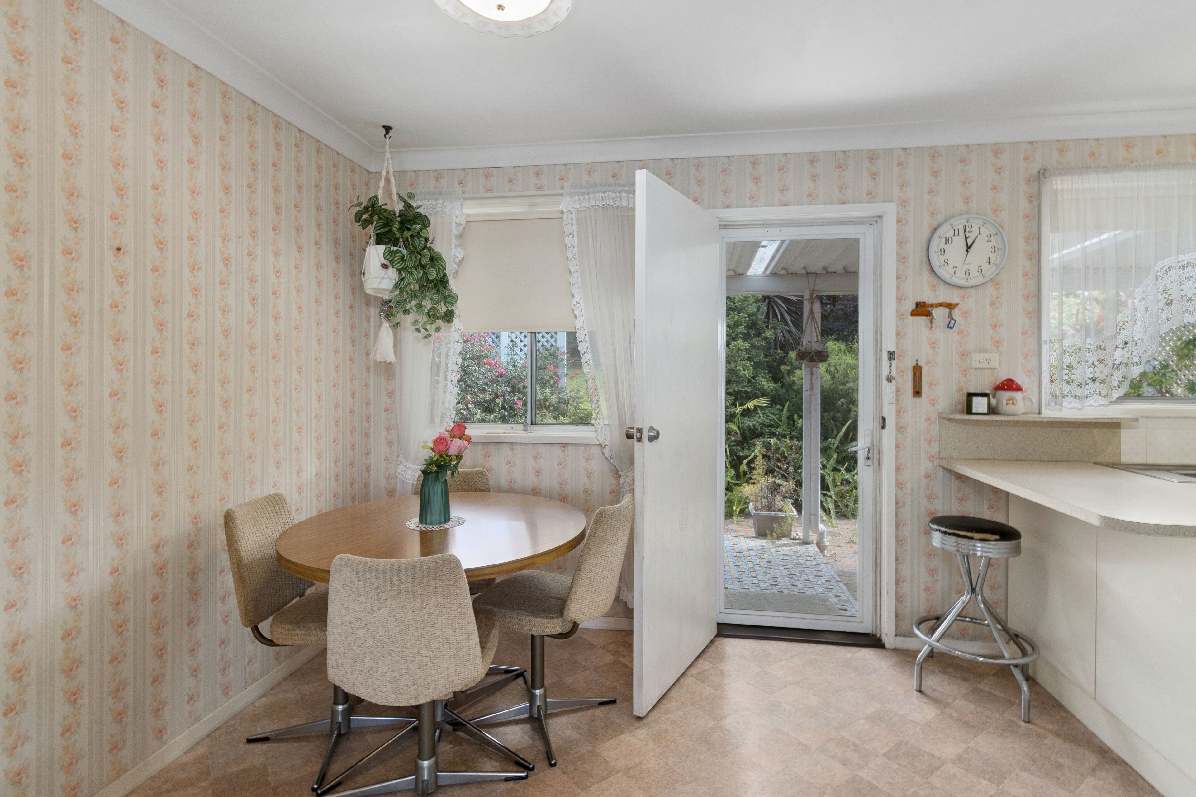 8 Morse Avenue — photo 5 of 18