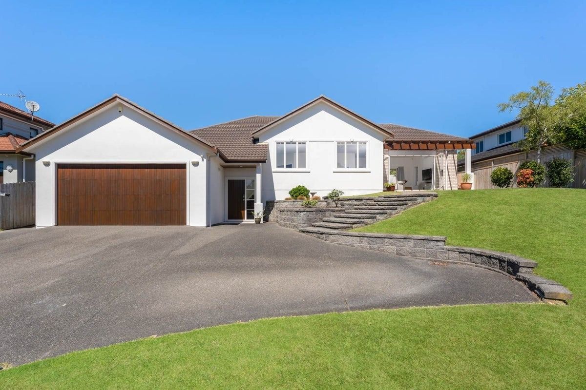 13 Red Oak Place, Albany, North Shore City