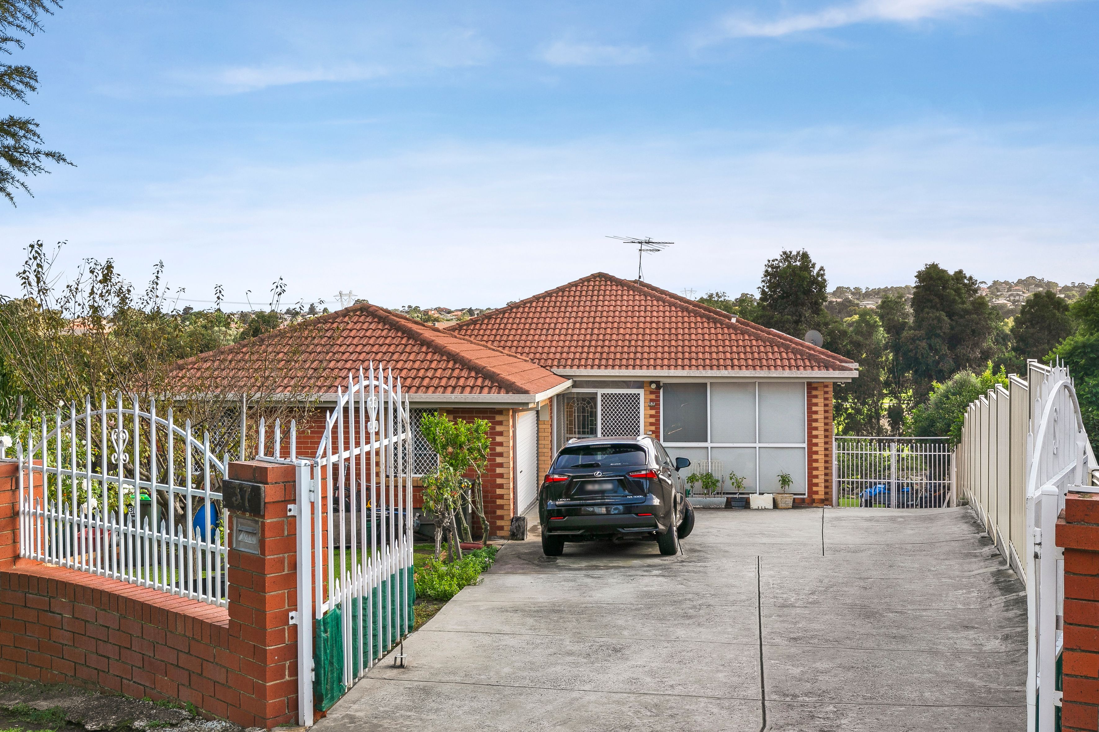 37 Ashleigh Crescent, Meadow Heights, VIC 3048
