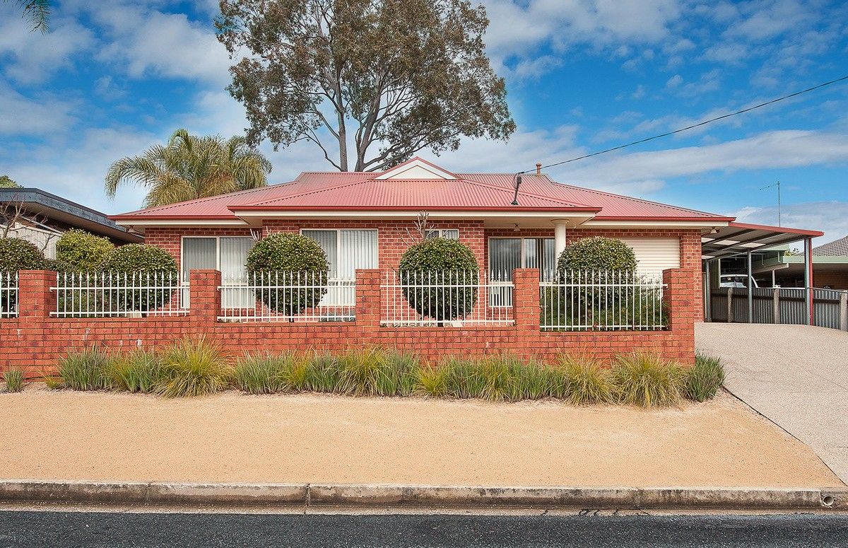279 Desmond Street, Lavington, NSW 2641