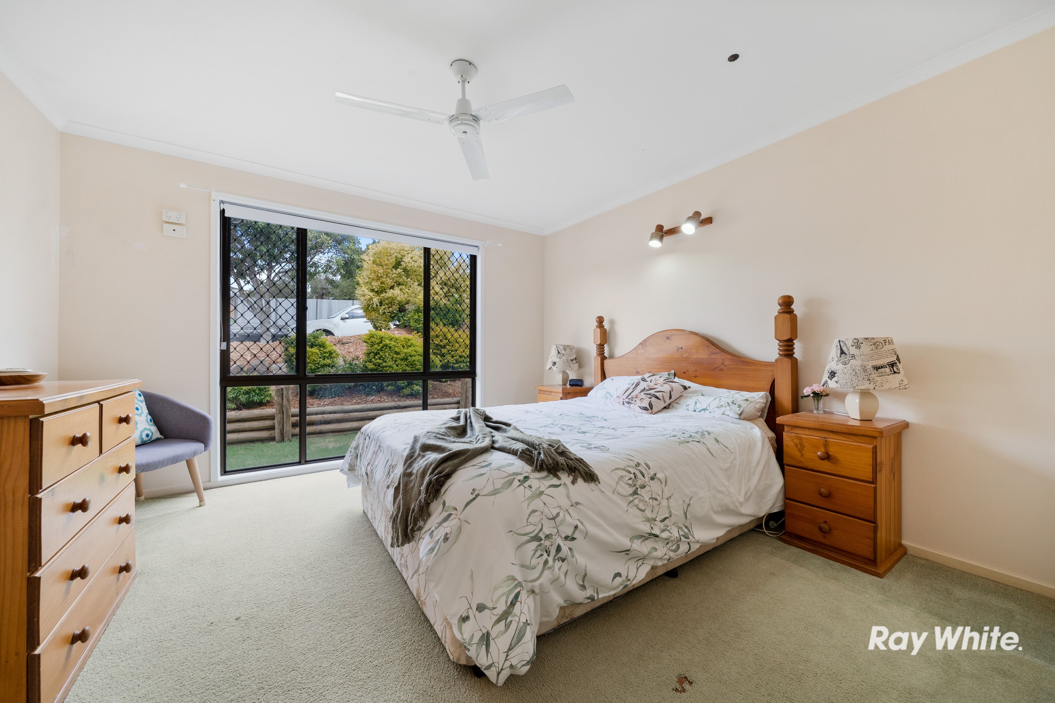 195 Castile Crescent — photo 6 of 19