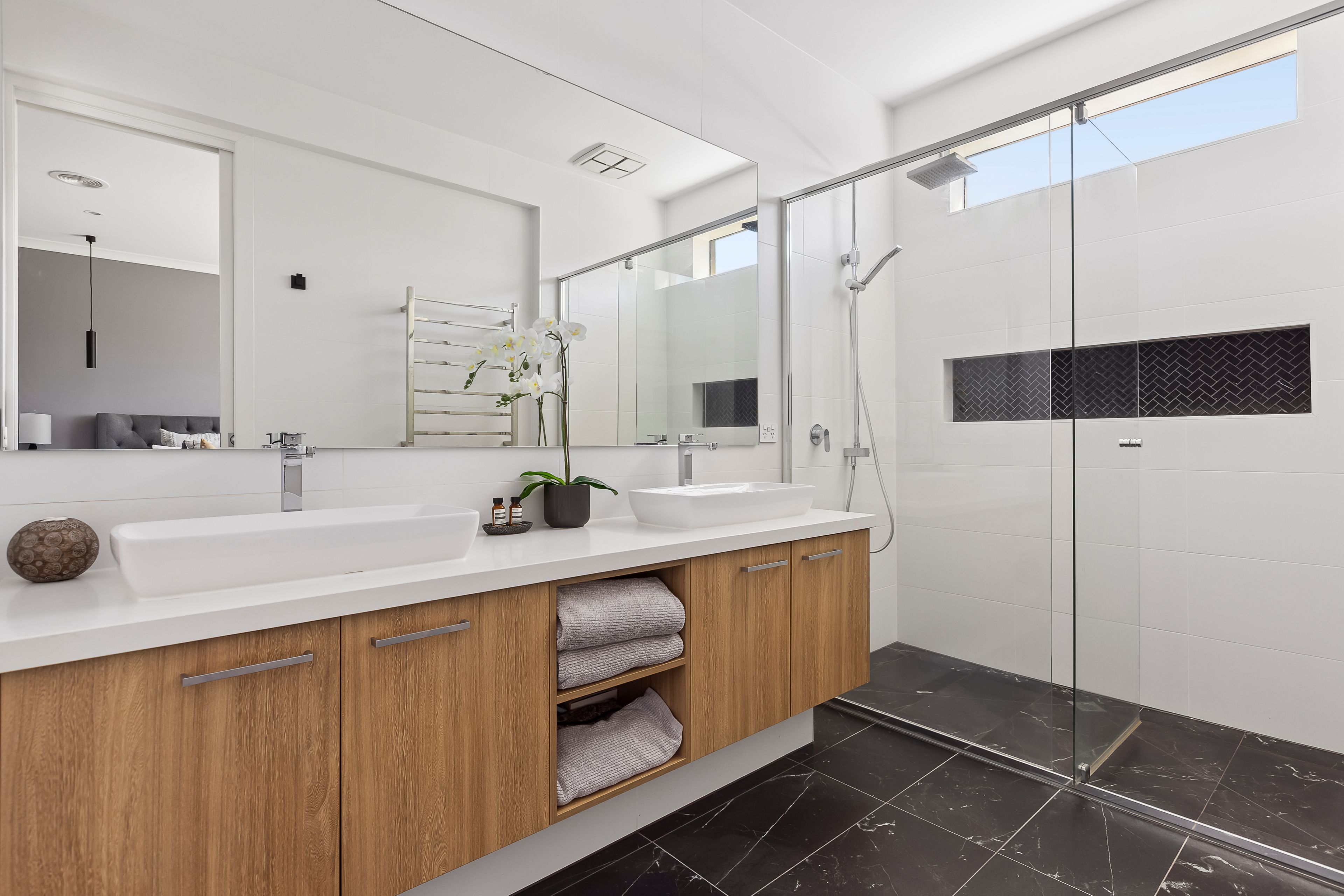 45 Alamein Avenue — photo 11 of 12
