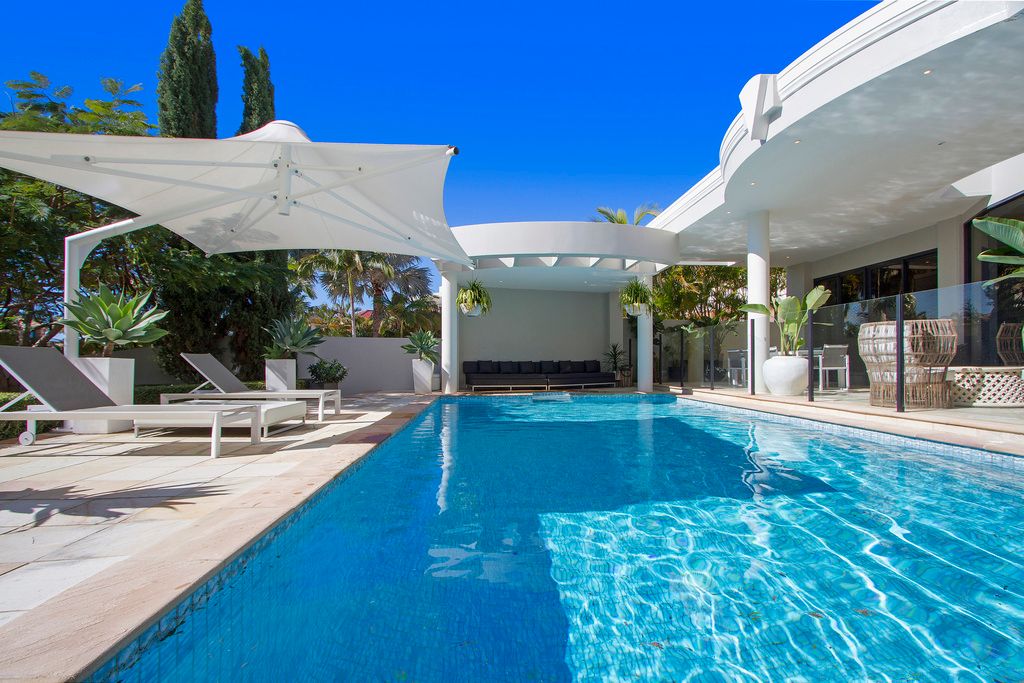 35 Brittanic Crescent, Sovereign Islands QLD 4216