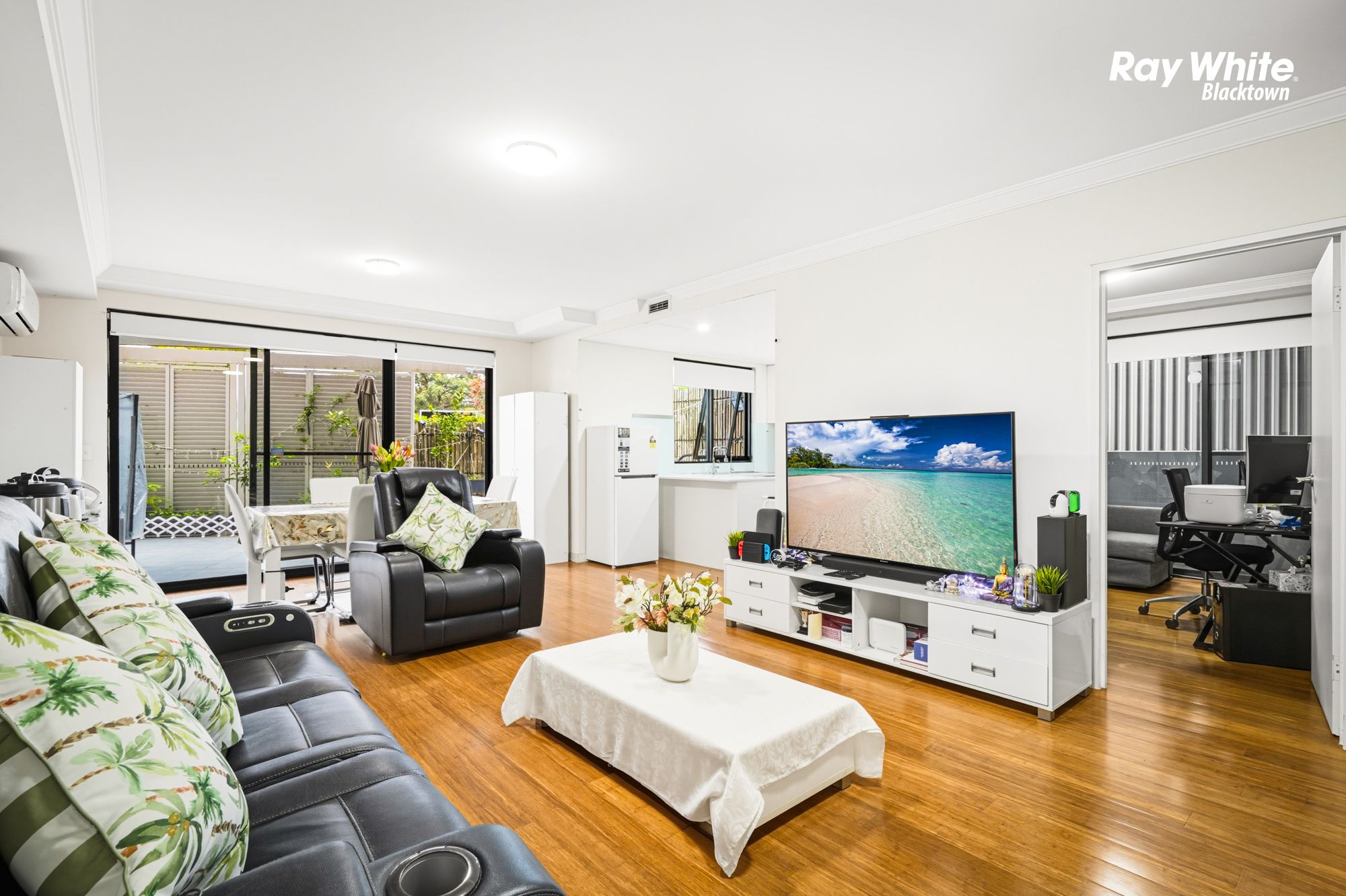 G08/43 Devitt Street — photo 5 of 23