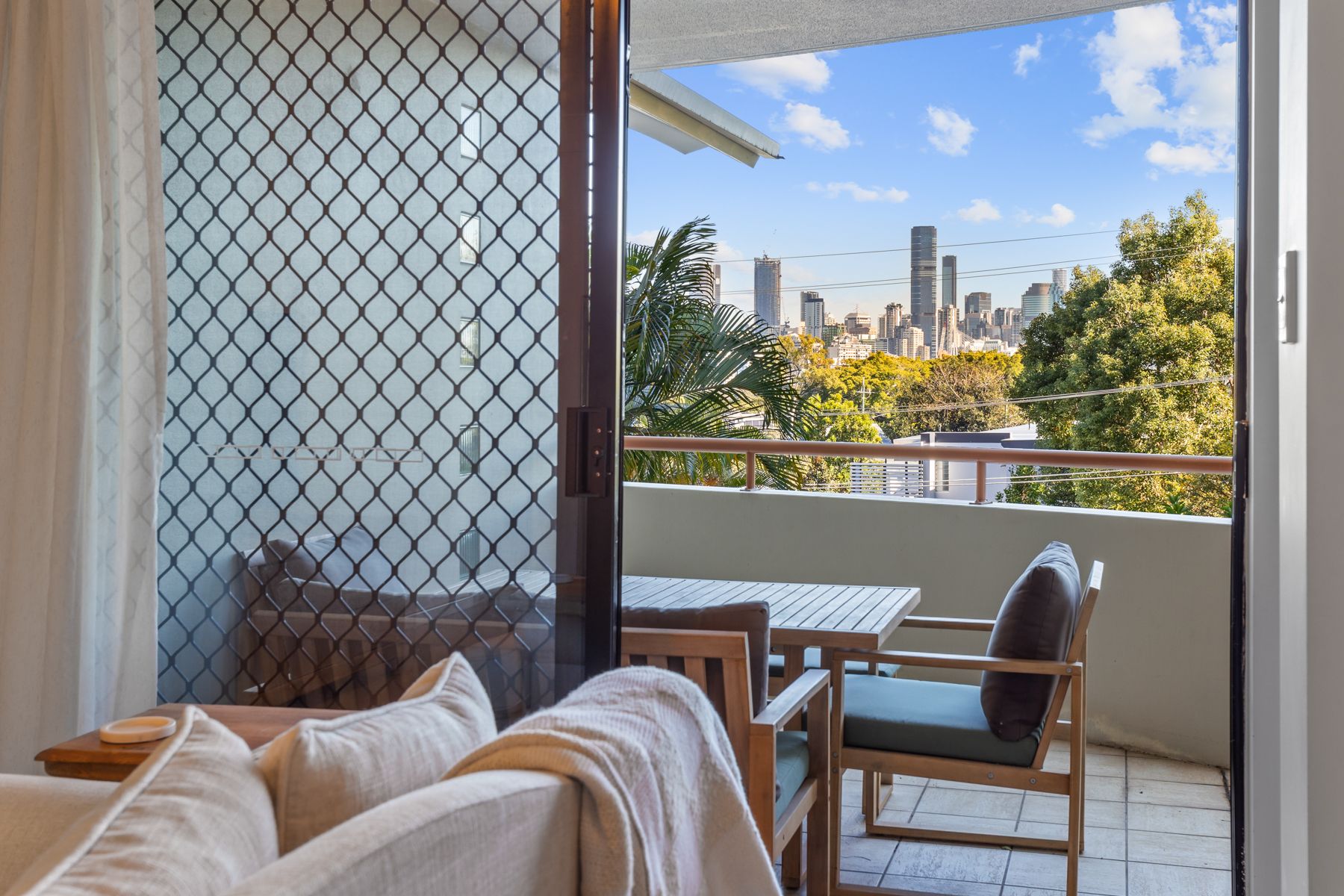 2/28 Norman Crescent, Norman Park, QLD 4170