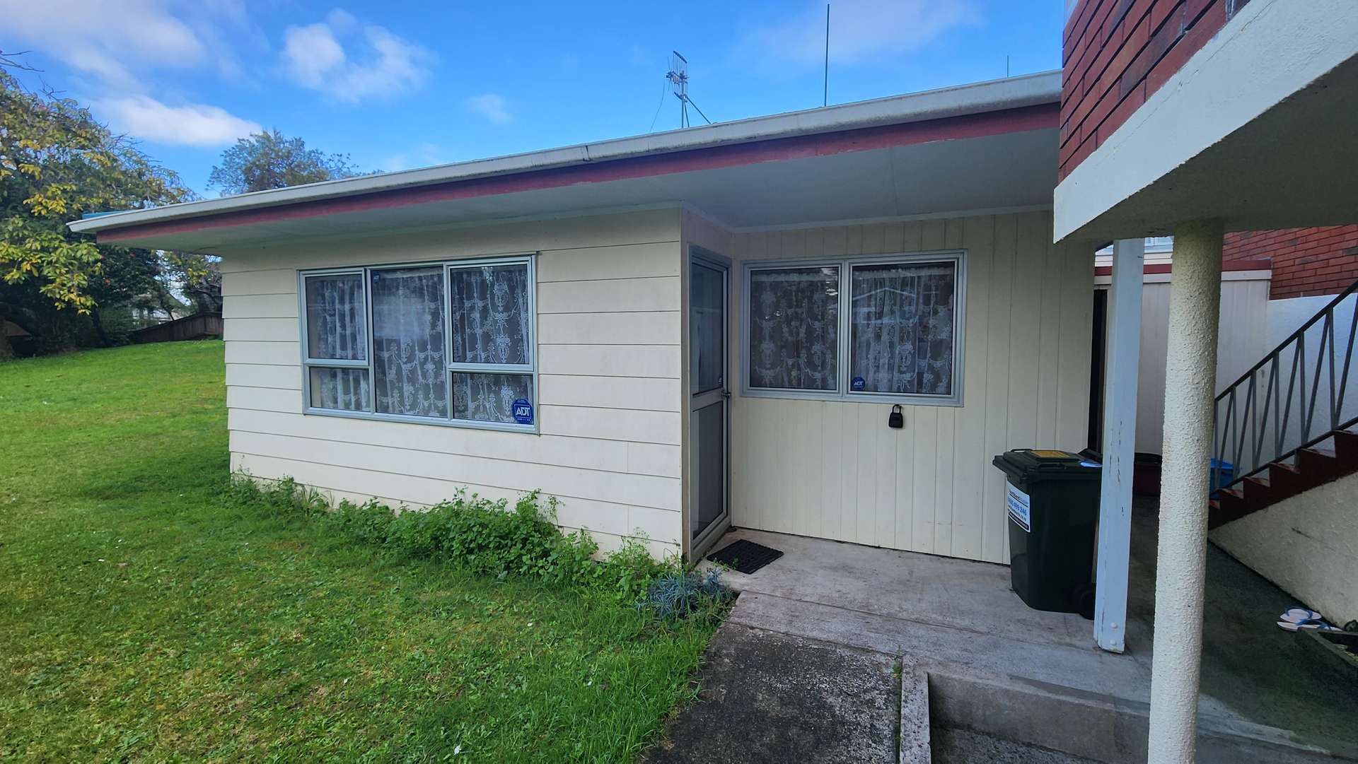 24 Tuhangi Street photo 1