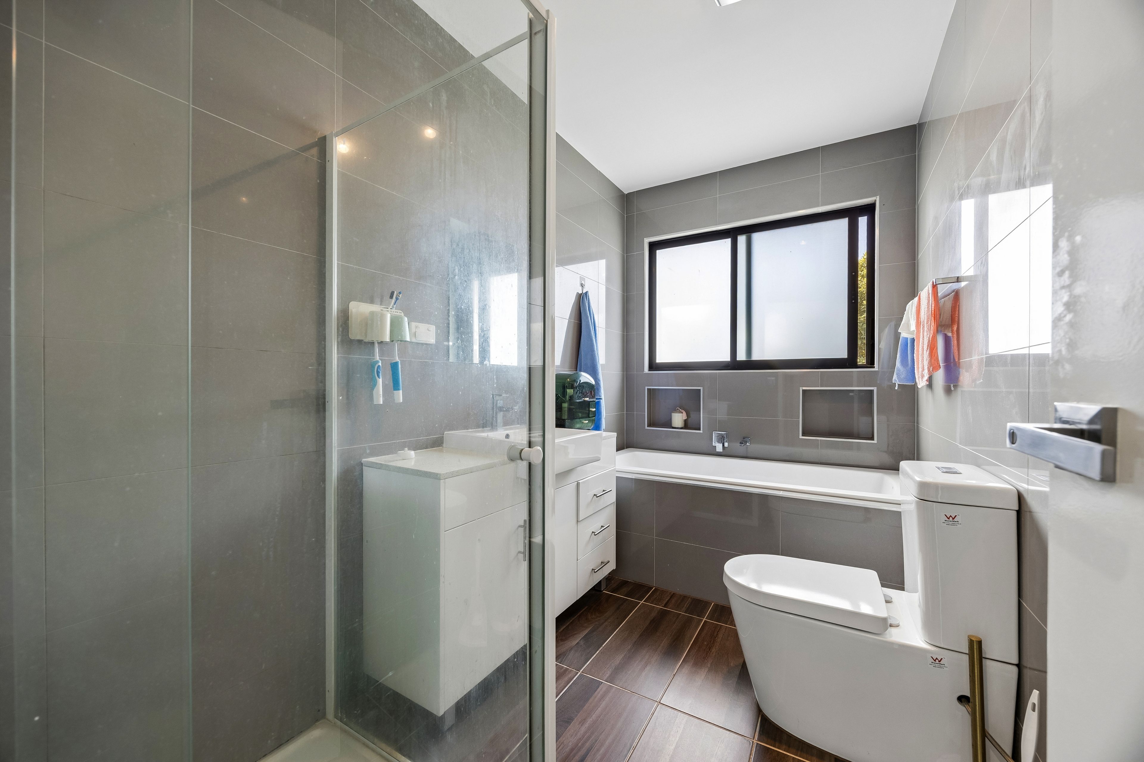 2/205 Wickham Road — photo 8 of 14
