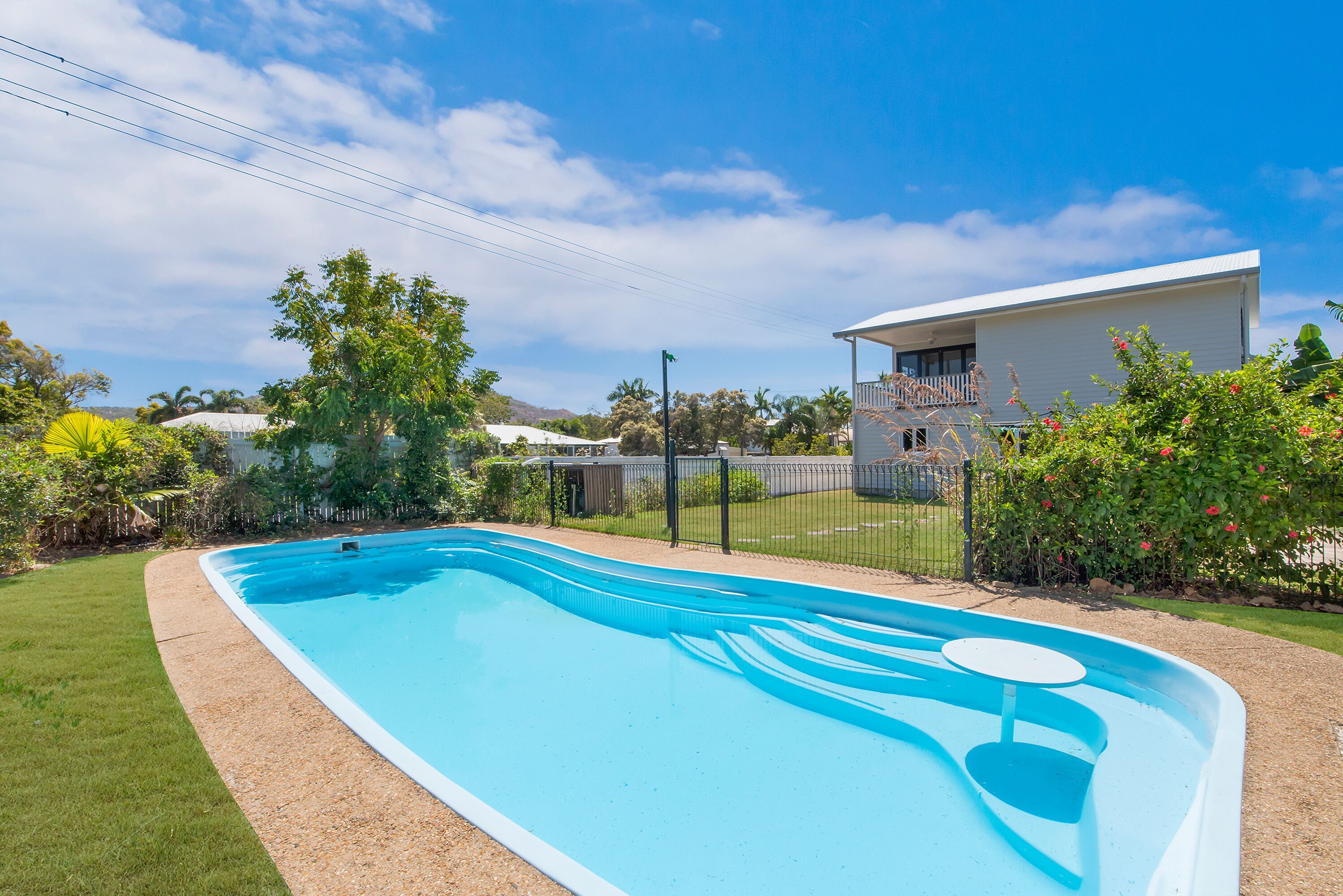 52-54 Albany Road, Hyde Park, QLD 4812