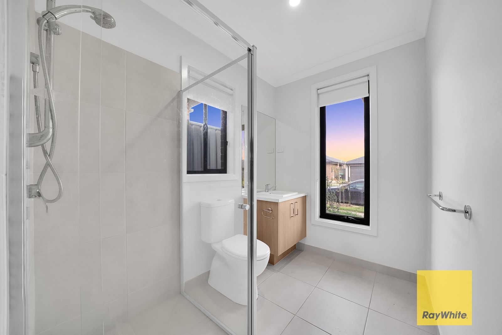 24 Bet Street — photo 9 of 10