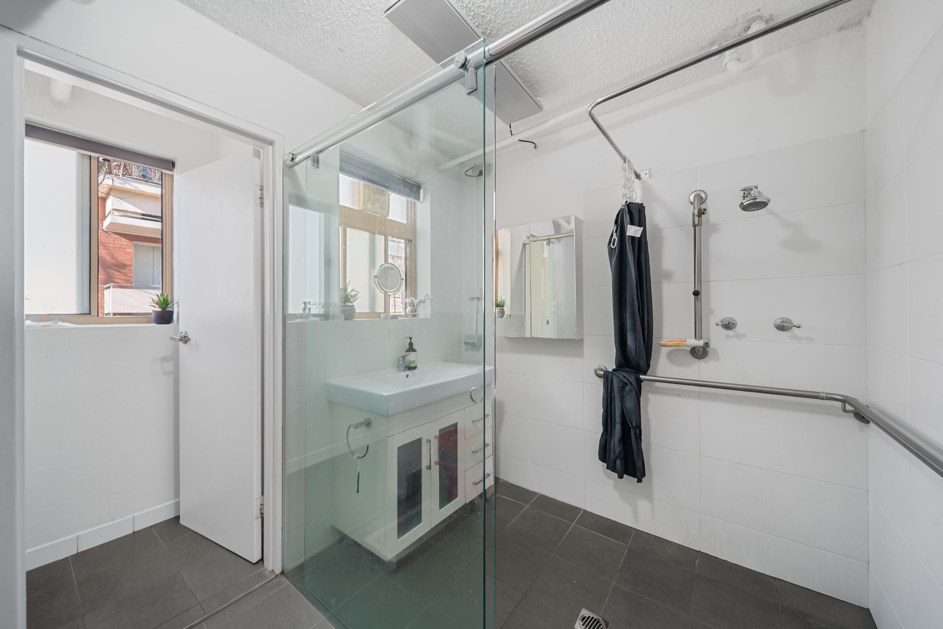 1/14 Yarrow Street — photo 6 of 10