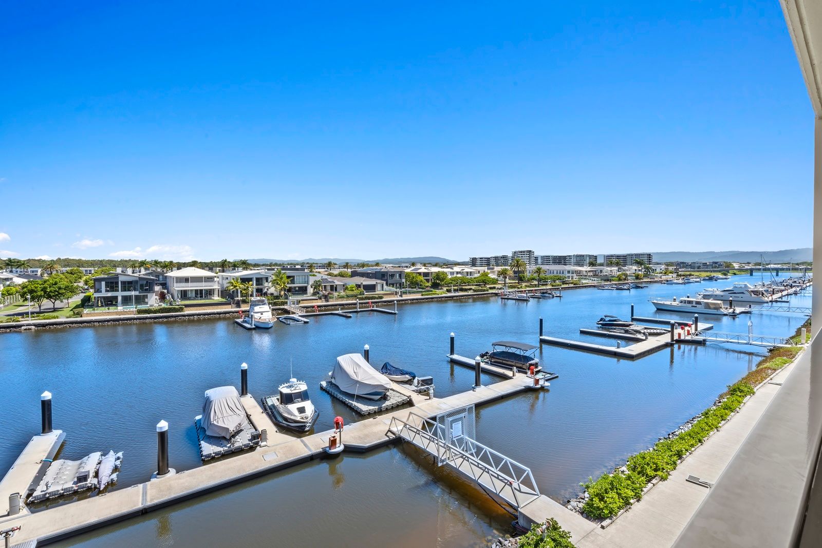 120/37 Sickle Avenue, Hope Island, QLD 4212