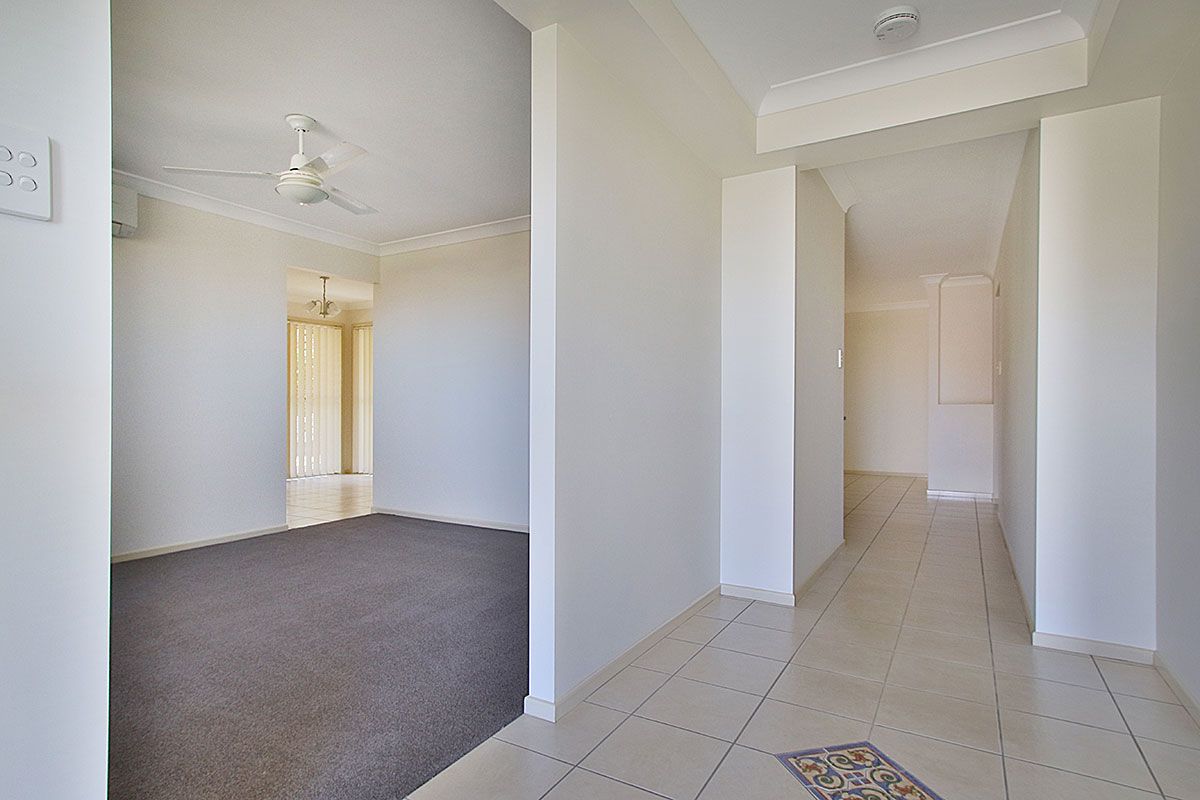 21 Discovery Street, Flinders View, QLD 4305