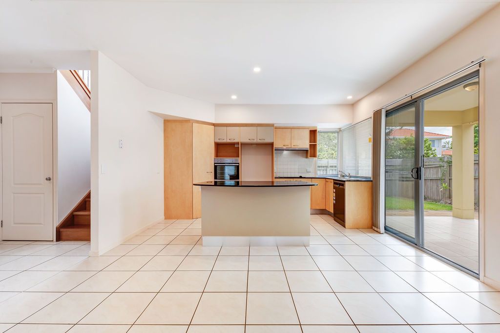 7 Tahiti Street, Kawana Island, QLD 4575