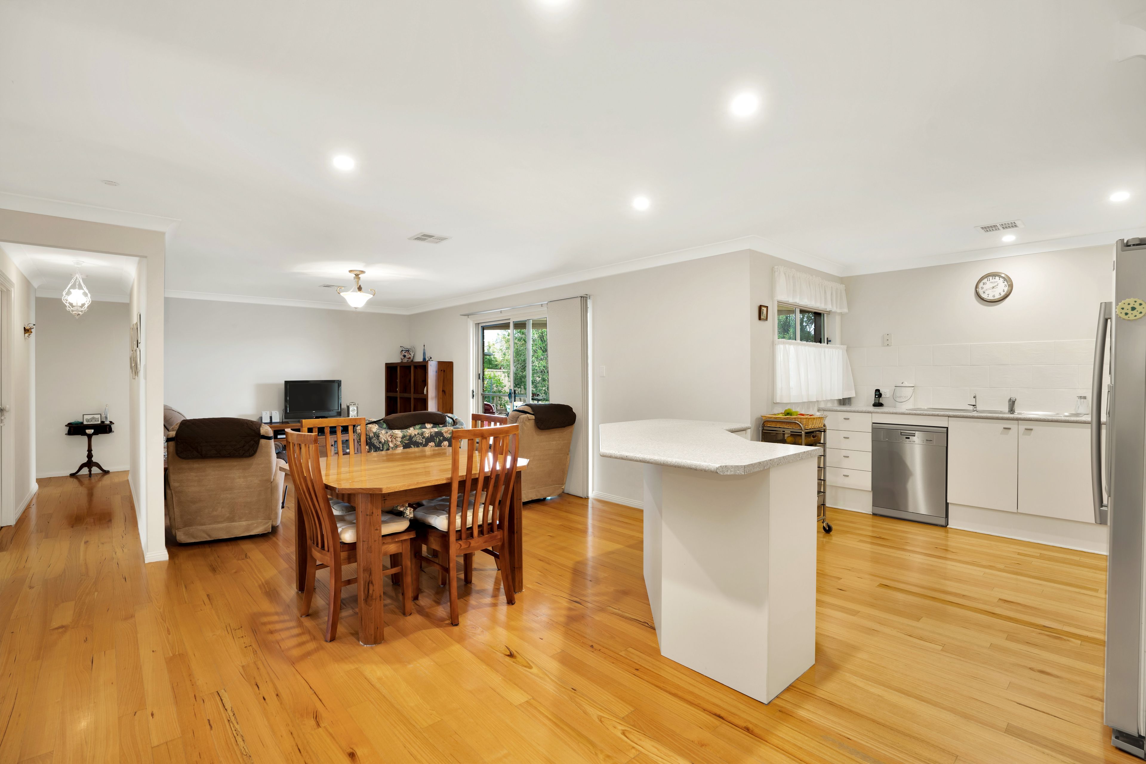 8 Palm Lilly Close, Worrigee, NSW 2540