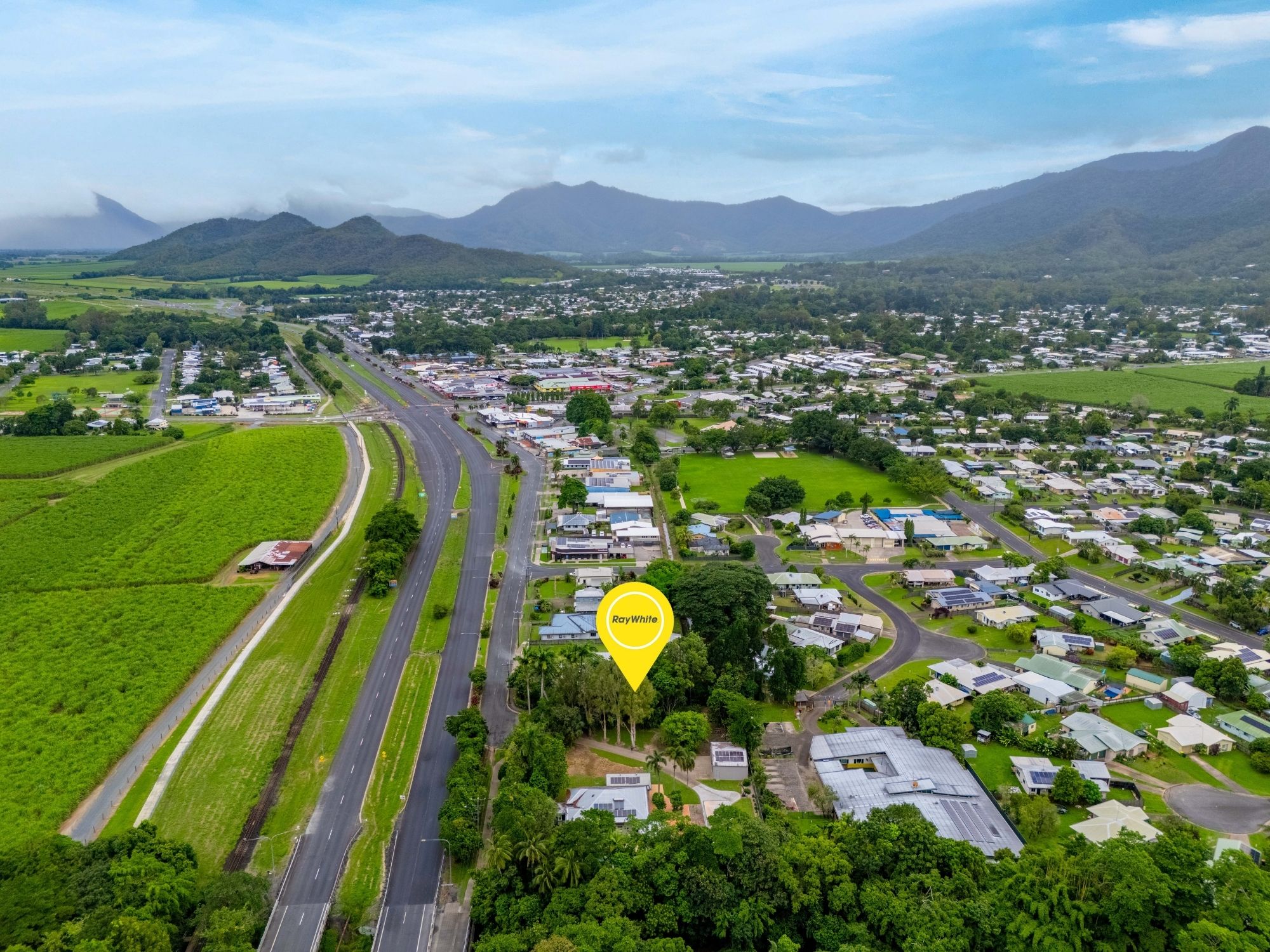 207-211 Bruce Highway, Edmonton, QLD 4869