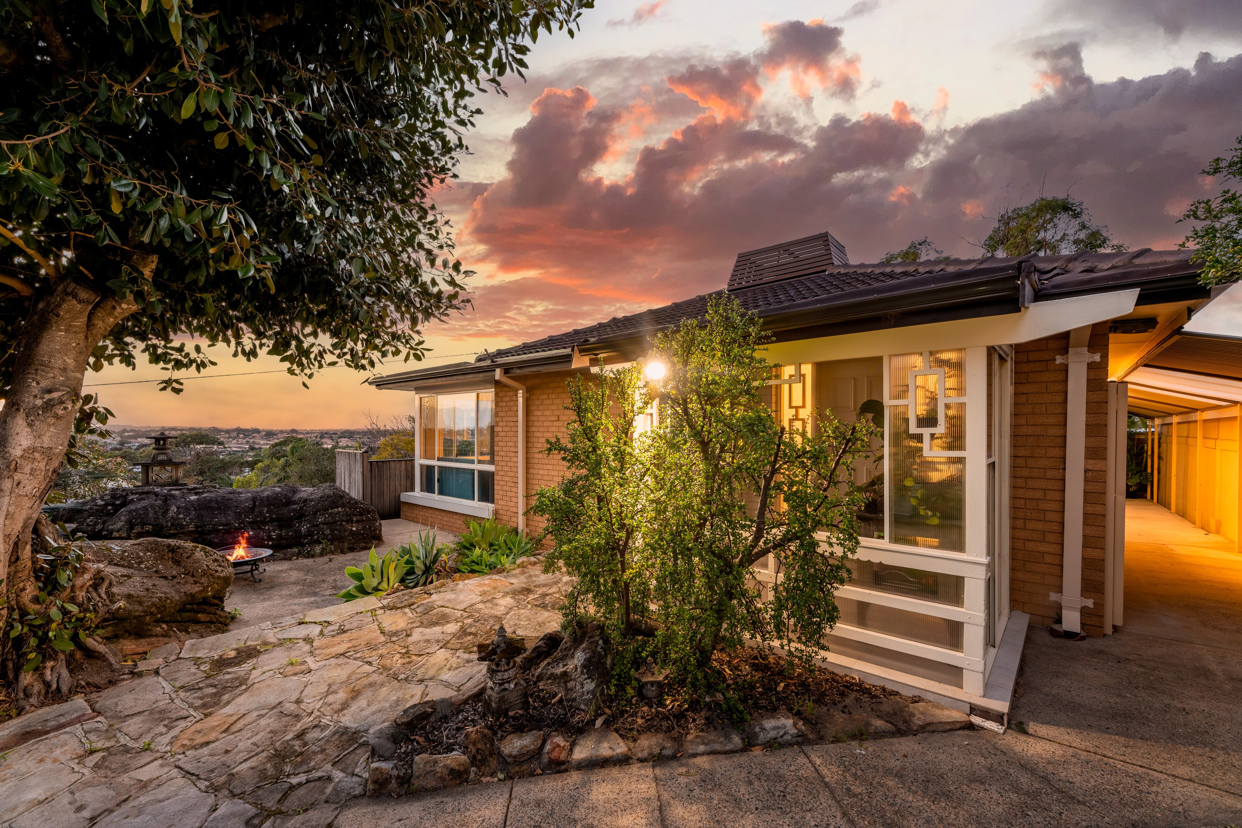 6 Easton Avenue — photo from Ray White Sutherland Shire