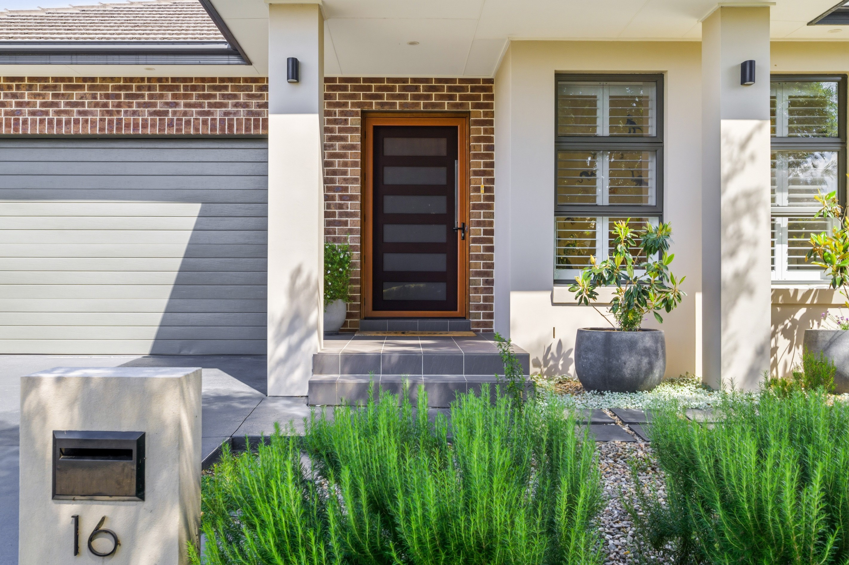 16 Silverwood Street, GLEDSWOOD HILLS, NSW 2557