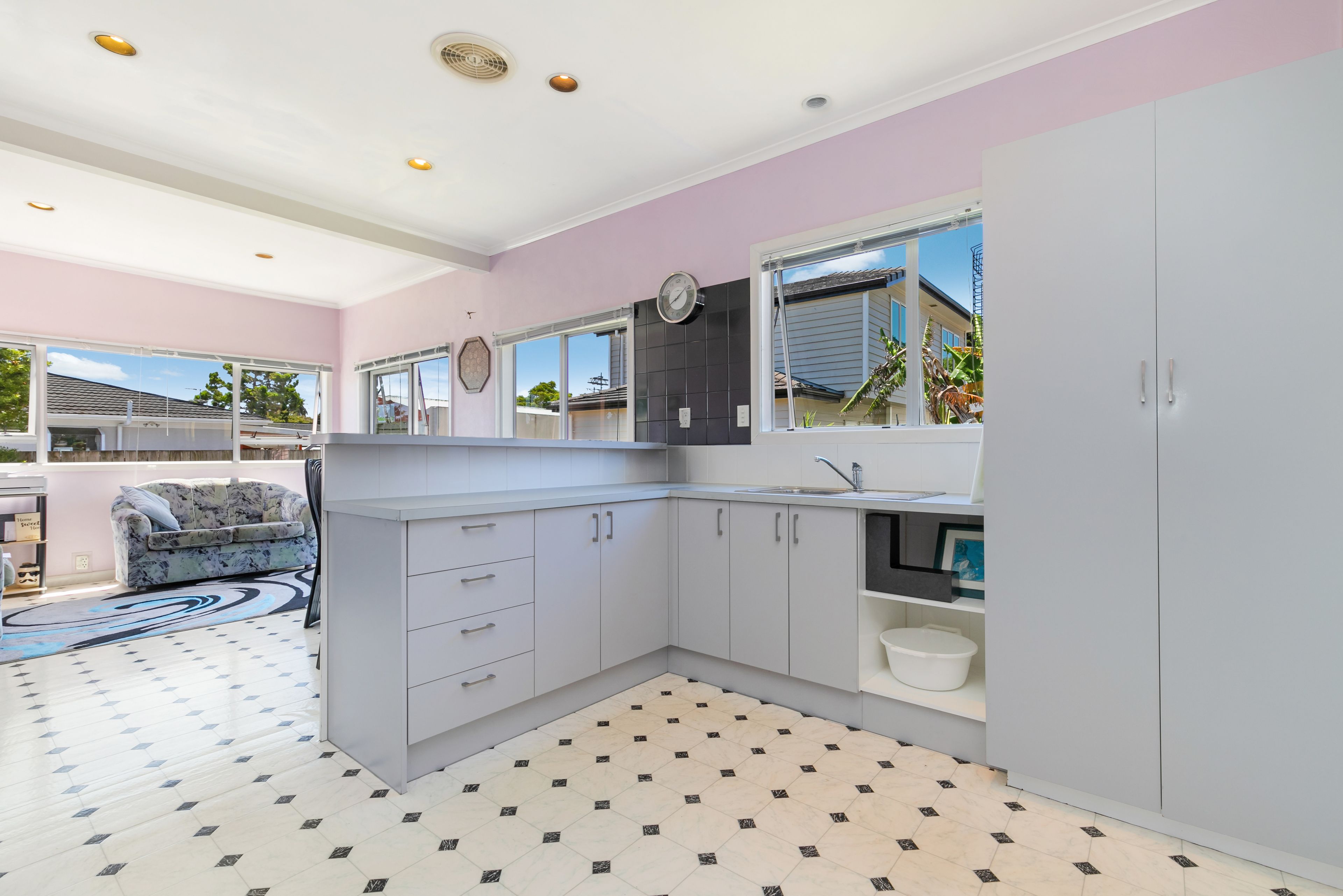 32 Kenderdine Road, Papatoetoe, Manukau City