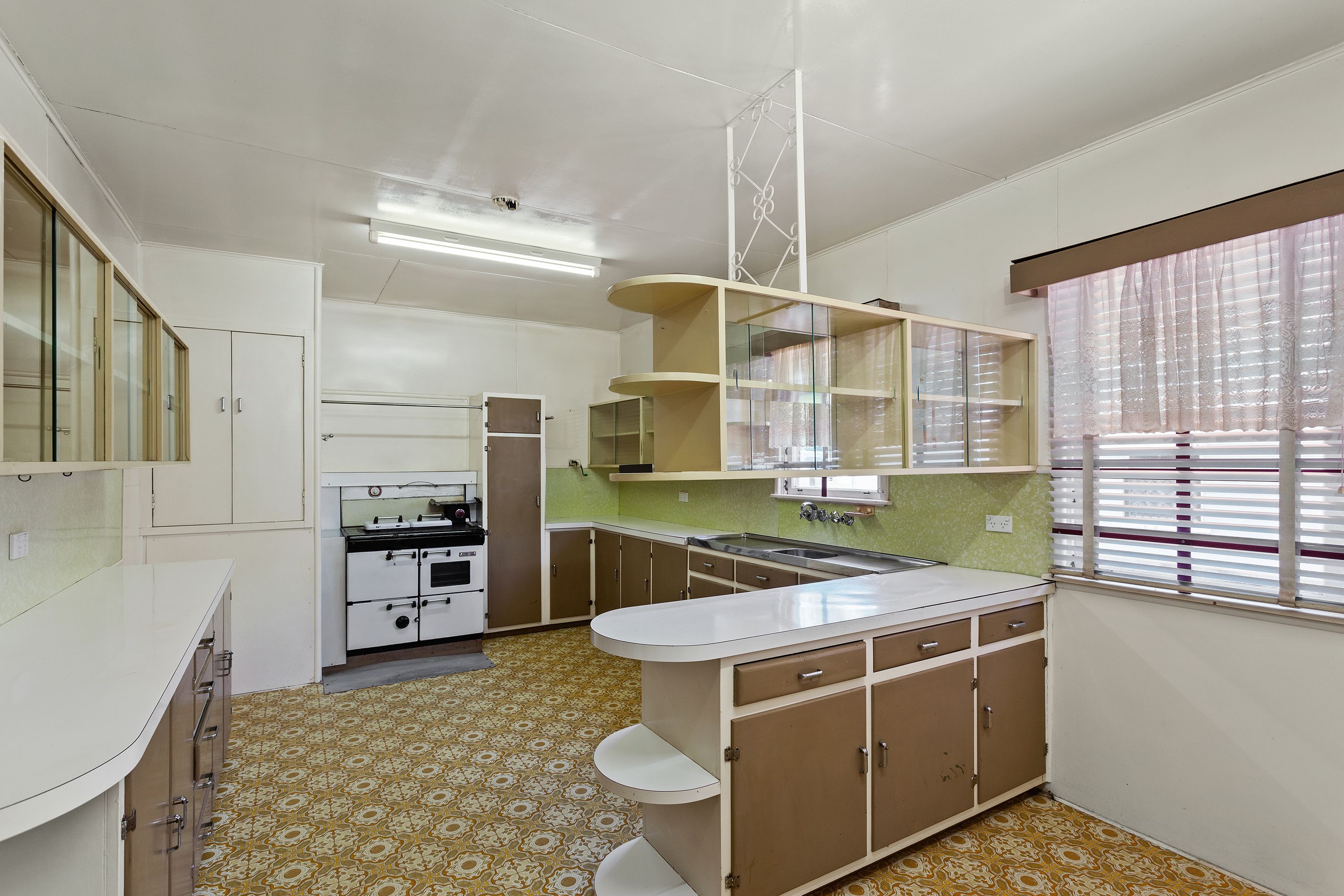 381 Tor Street, Wilsonton, QLD 4350