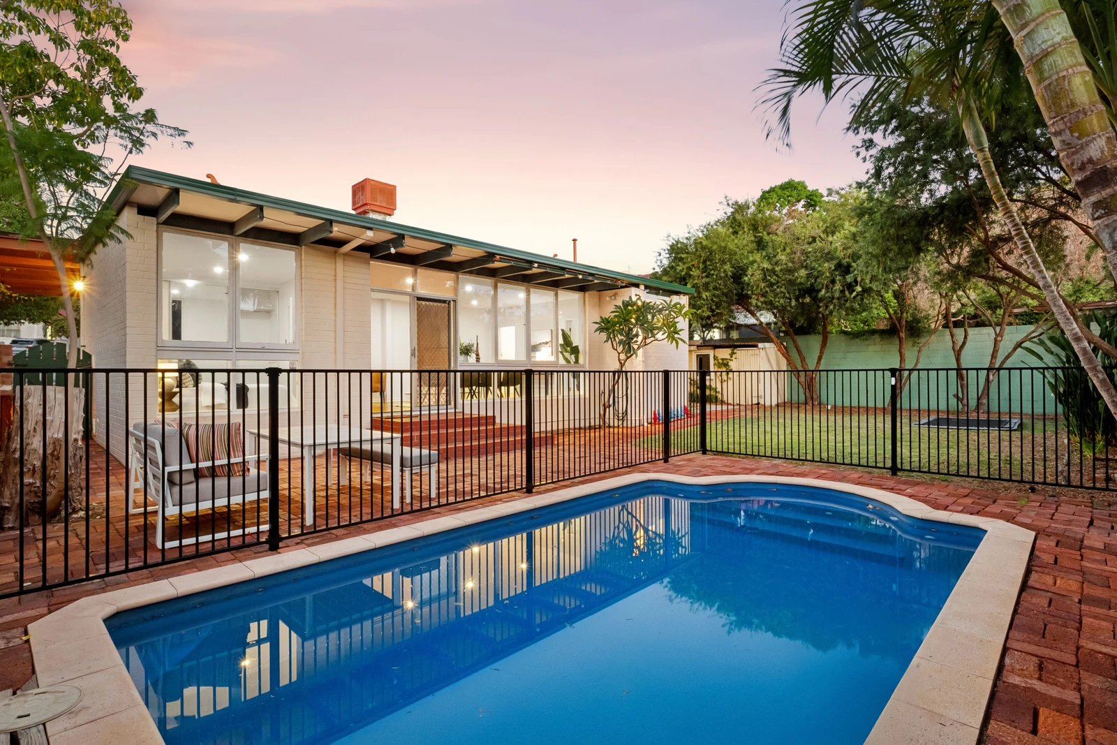 15 Richardson Terrace, Daglish, WA 6008