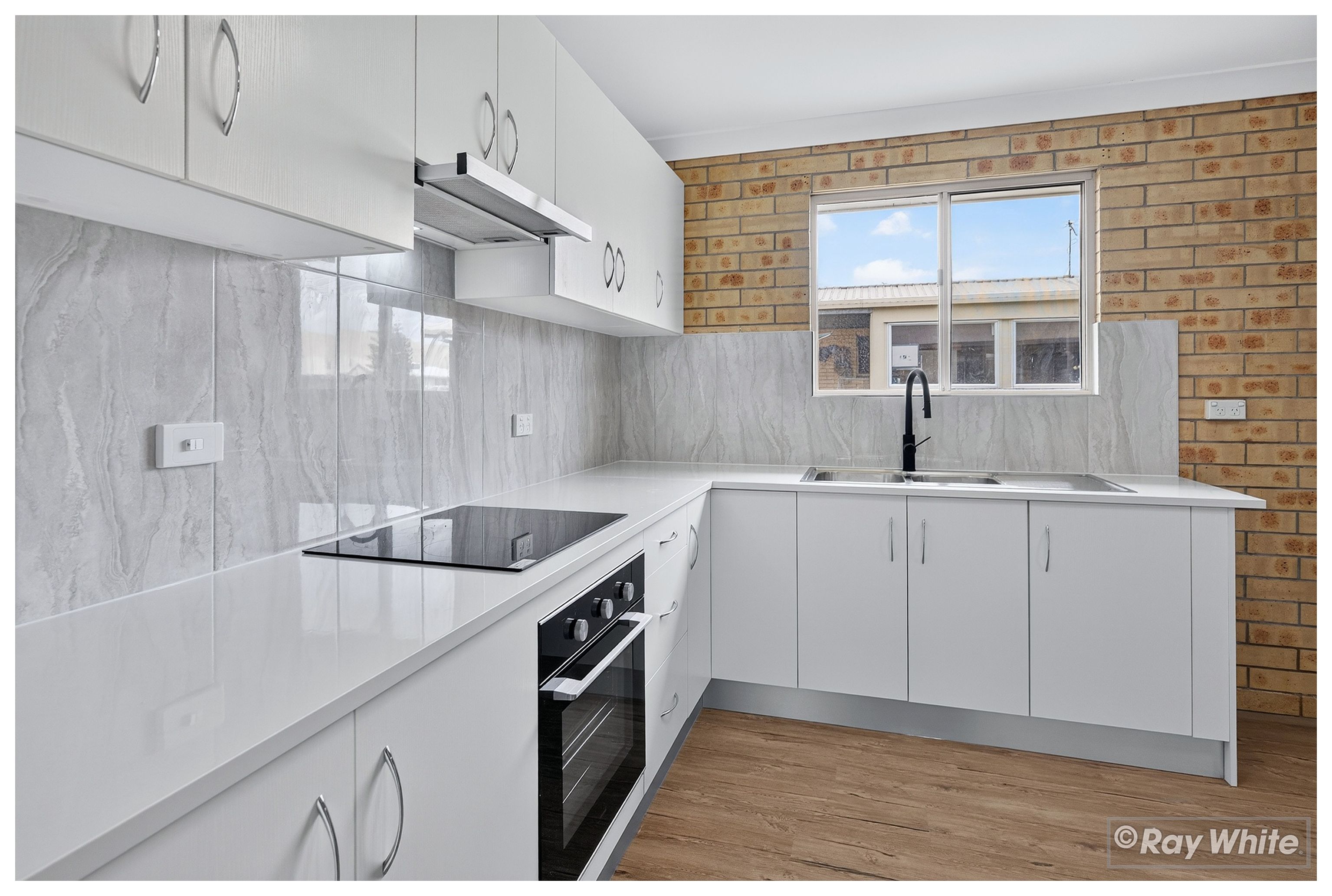 16 Bulman Street — photo 3 of 30
