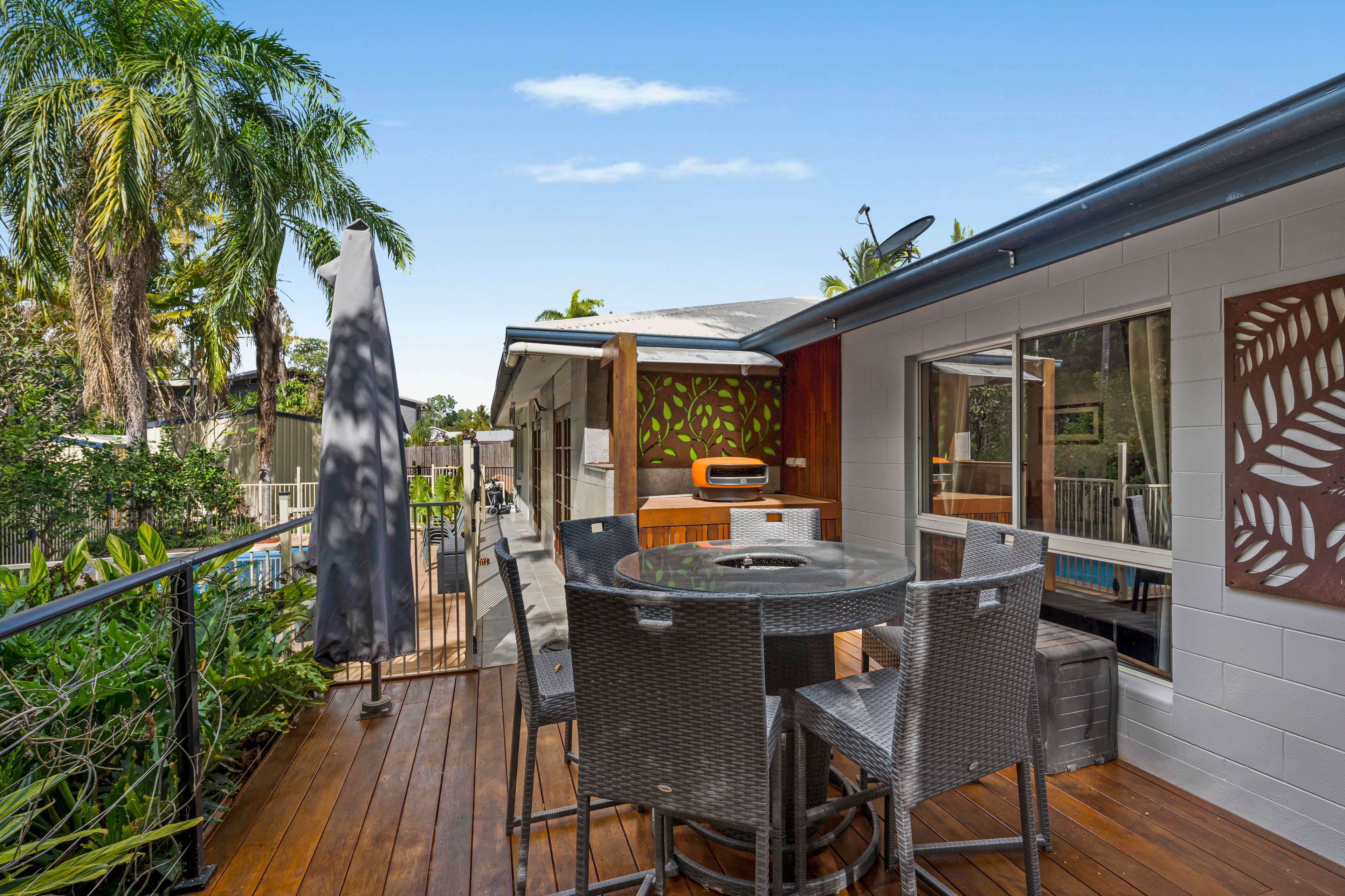 7 Almond Court — photo 3 of 16