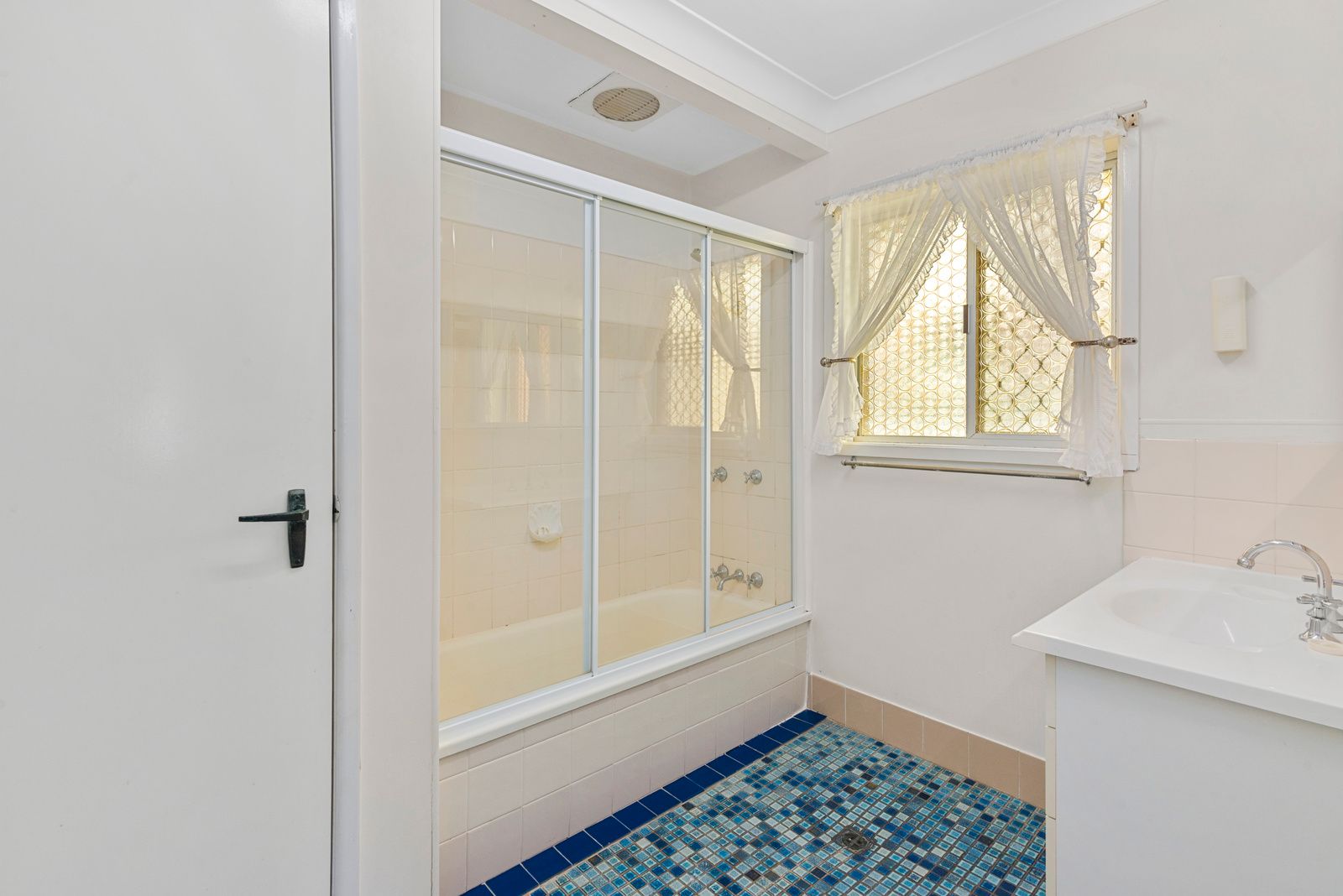 484 & 486 Coolangatta Road — photo 13 of 22
