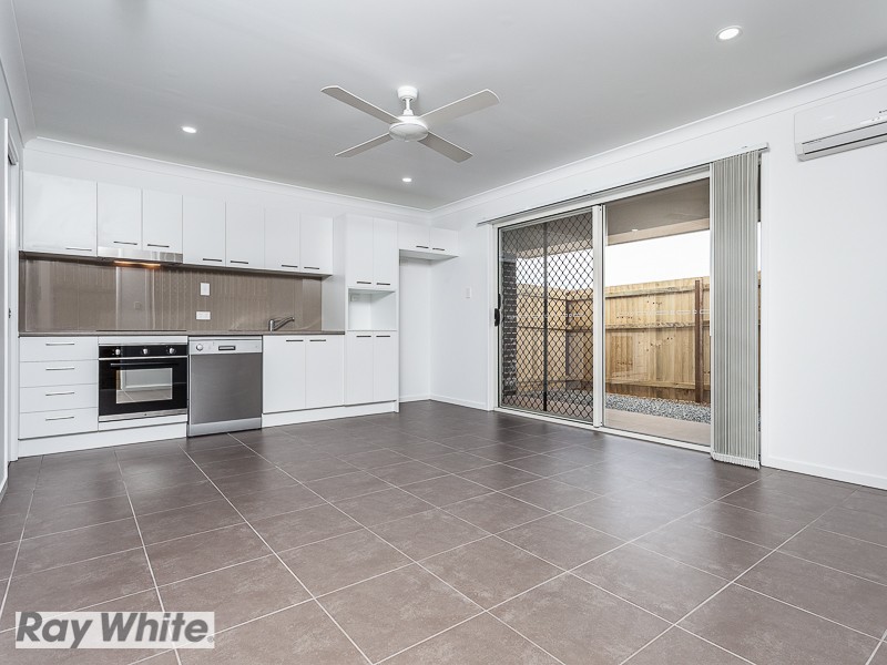 2/3 Celebration Crescent, Griffin, QLD 4503
