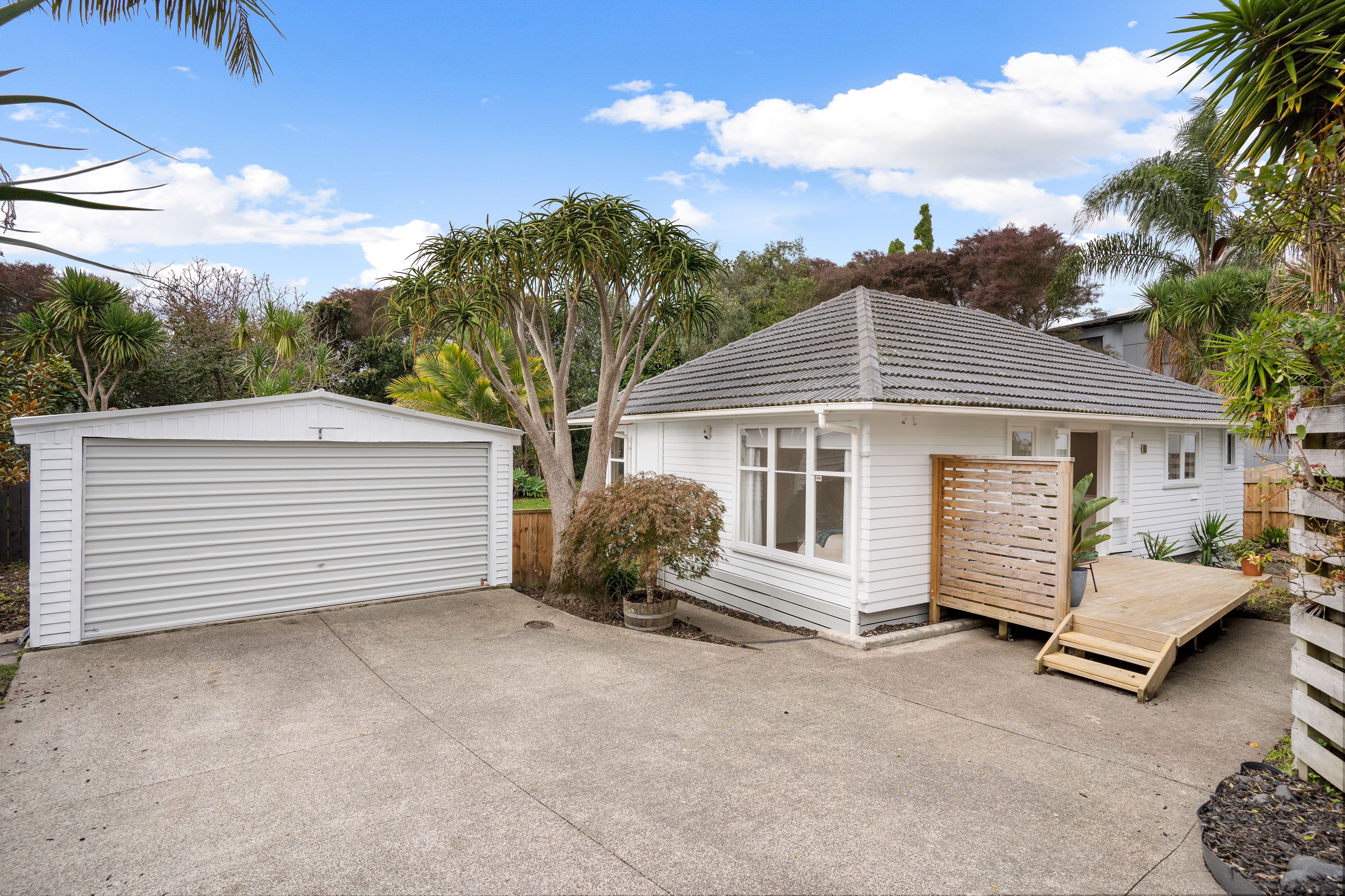1 Glenford Lane, Te Atatu Peninsula, Waitakere City