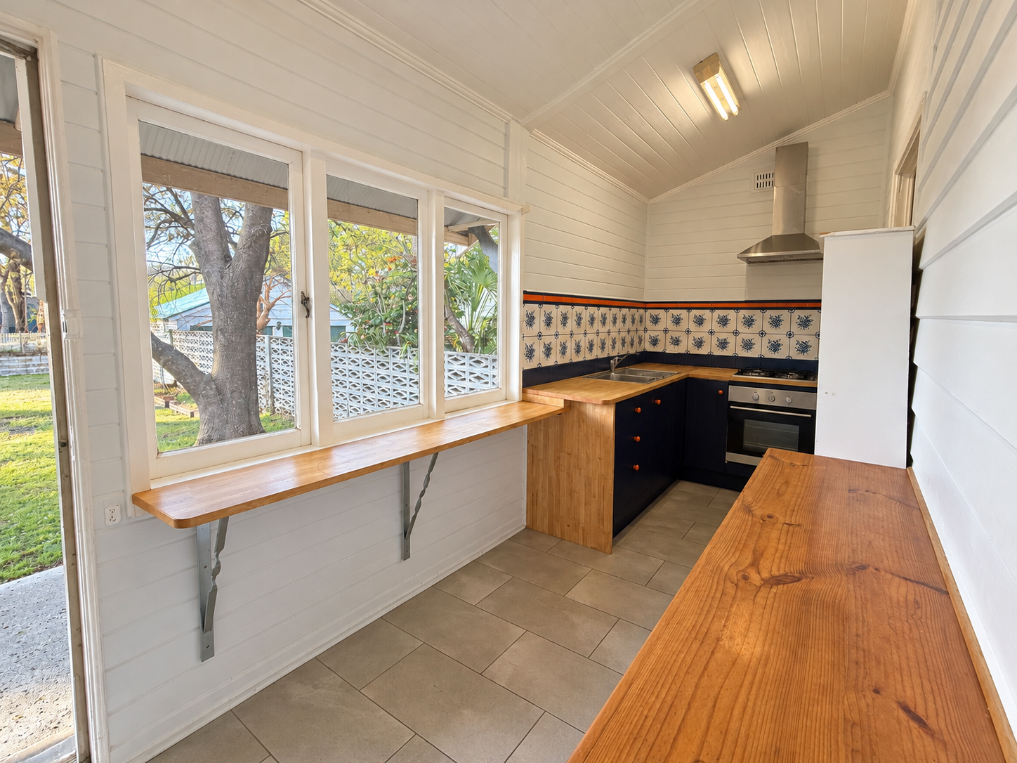 2/207 Dumaresq Street — photo 3 of 6
